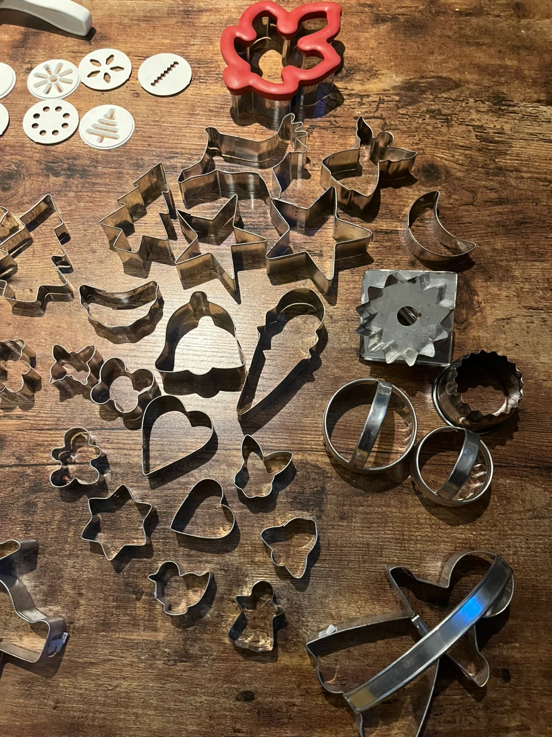 Cookie Cutter Set with Press - photo 2