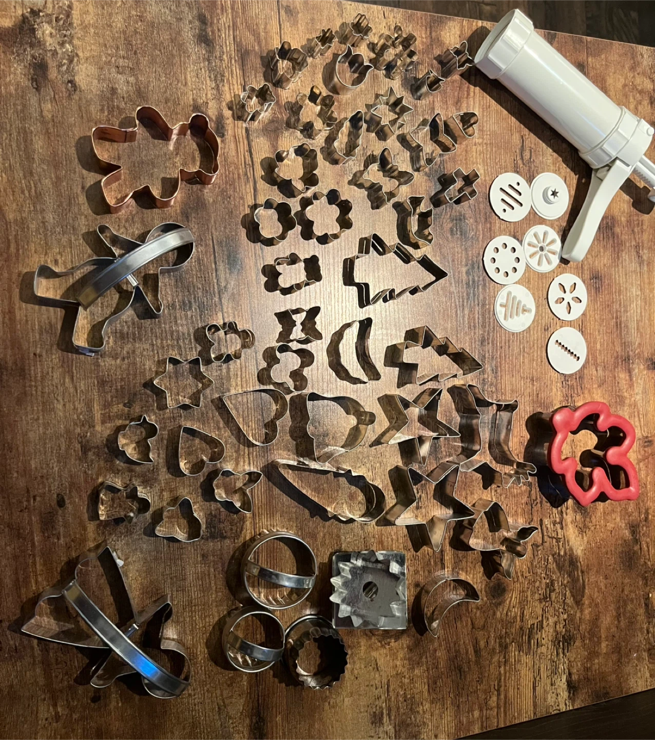 Cookie Cutter Set with Press - photo 4