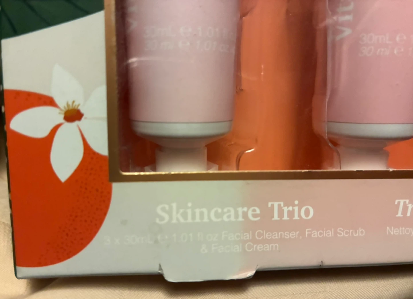 $4 NIB Om SHE Aromatherapy Skincare Trio set cosmetics facial - photo 3