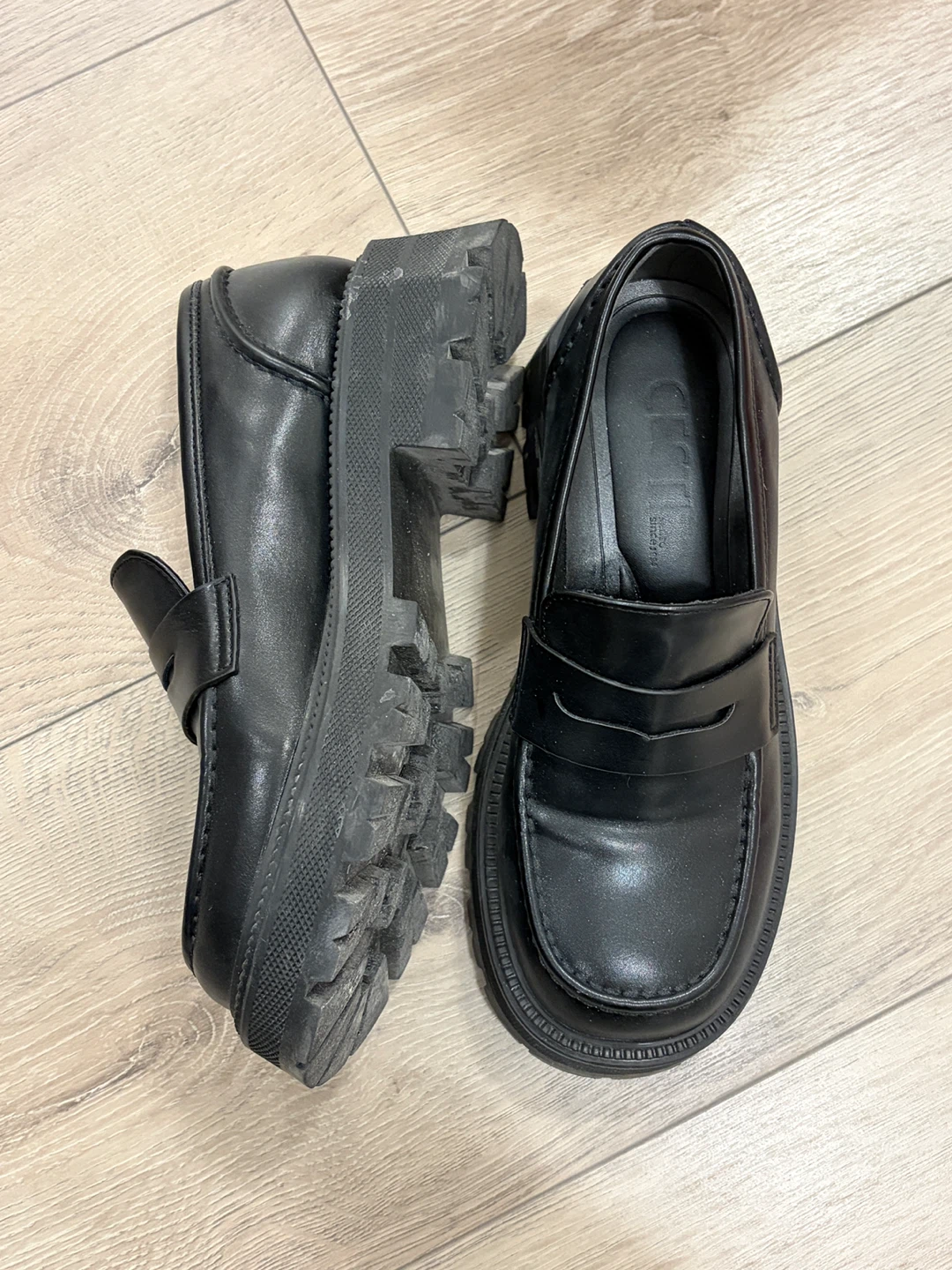 Korean Black Loafers - photo 2