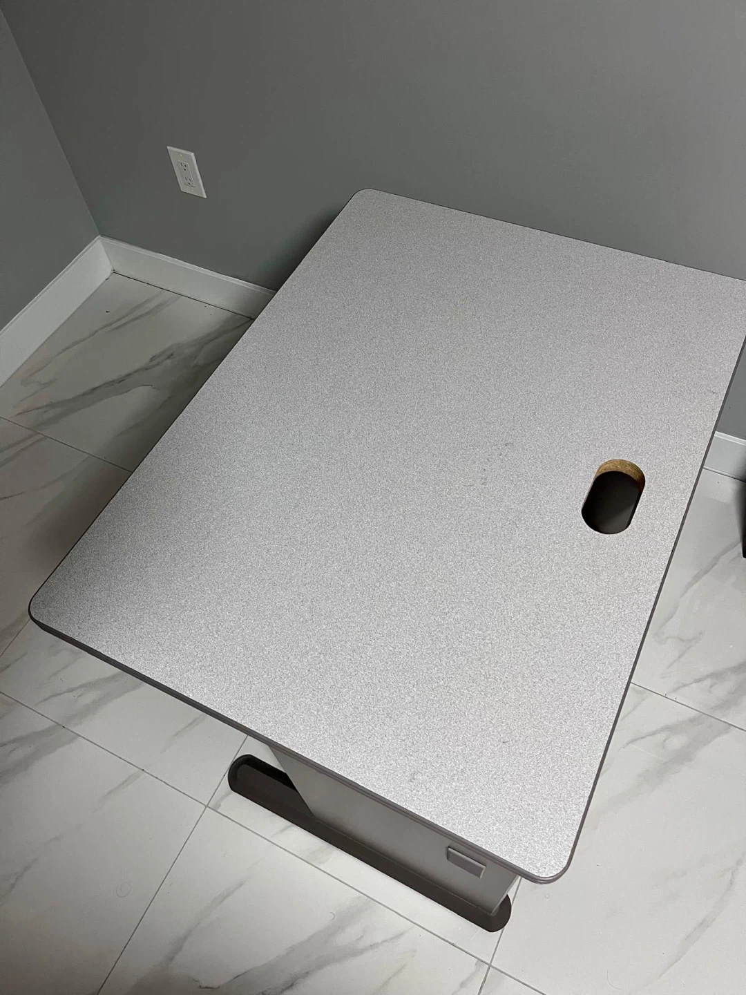 Modern & Sturdy Office Desk – Perfect for Work or Study! - photo 5