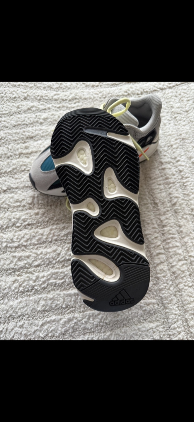 Adidas Yeezy Boost 700 - photo 3