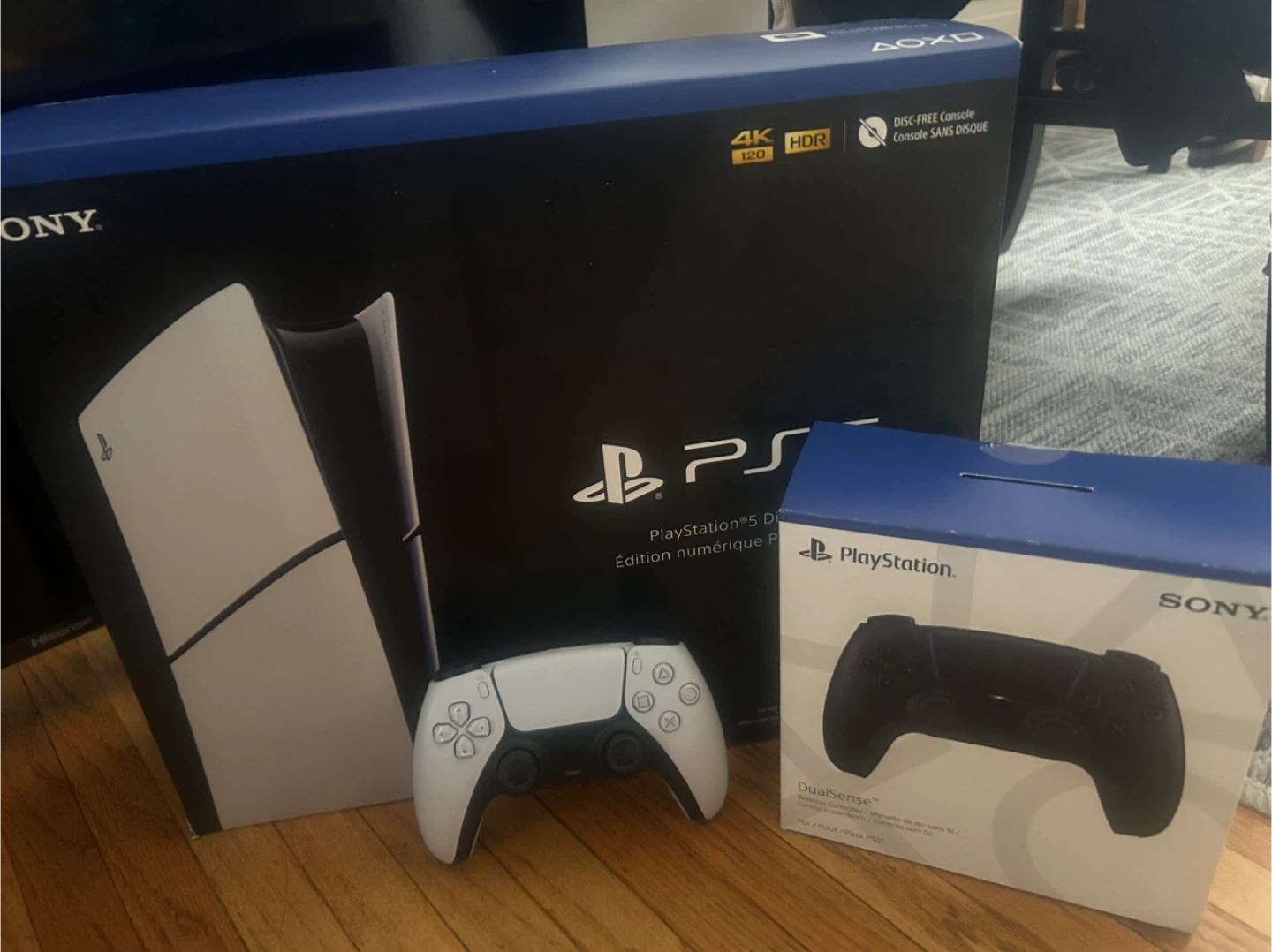 PlayStation 5 slim Digital  + extra Controller 40inch smart tv - photo 2