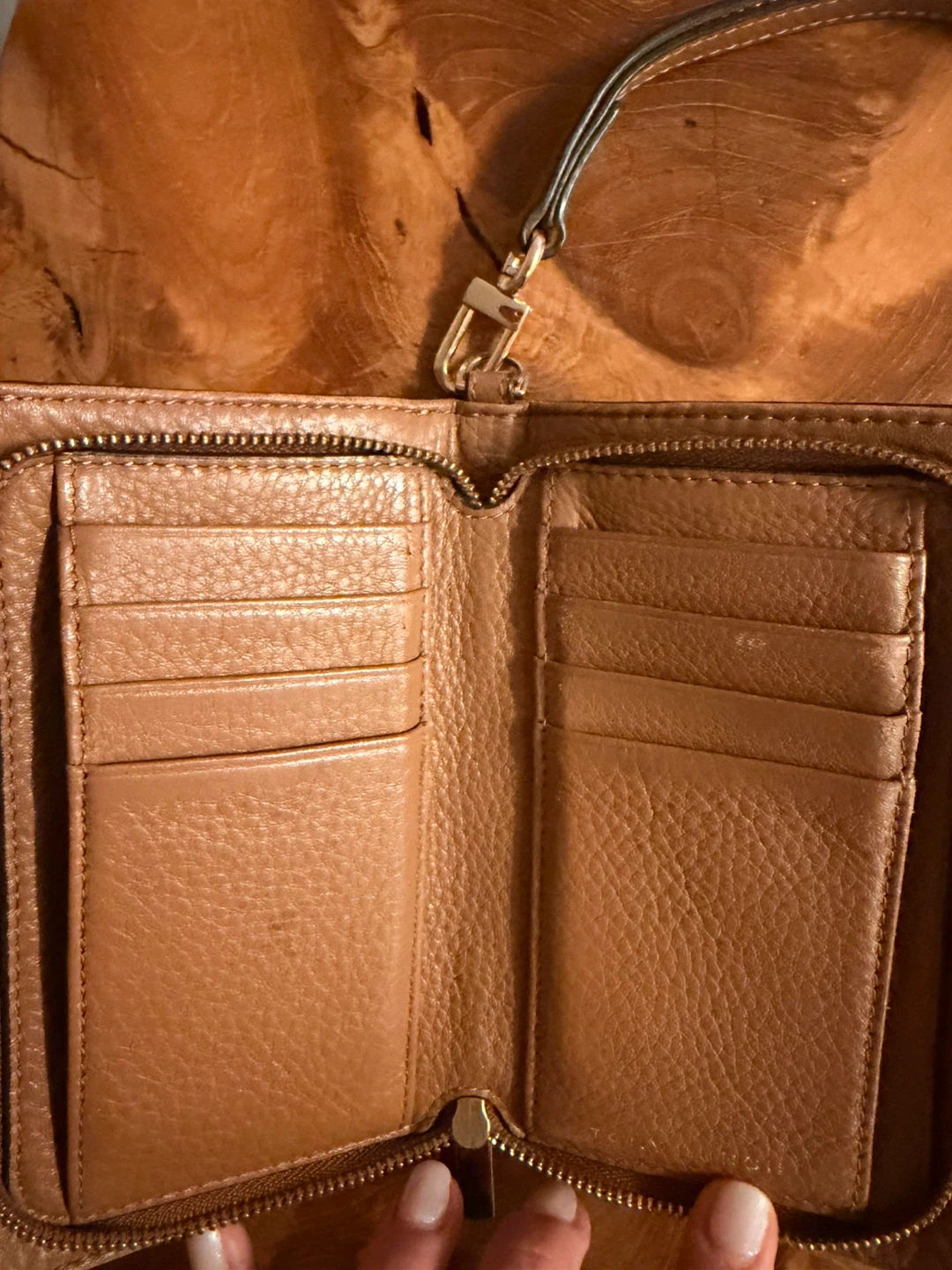 Tory Burch Leather Wallet - Great Condition!🏆 - photo 3