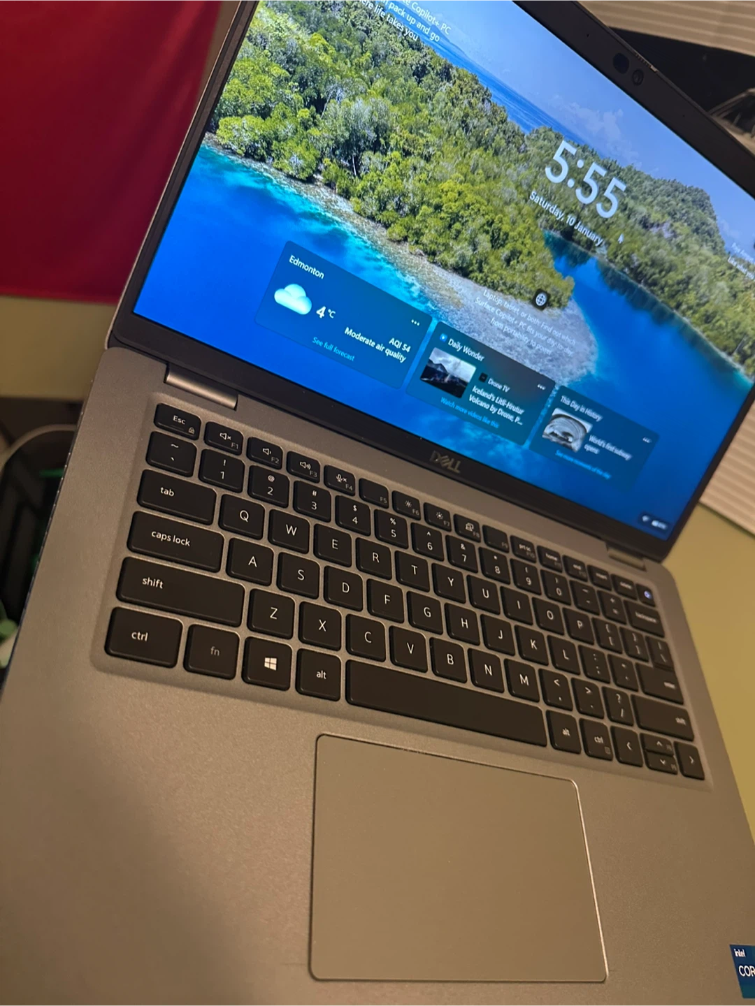 Laptop 11th Gen. 256gb Nvme with new charger ! - photo 2