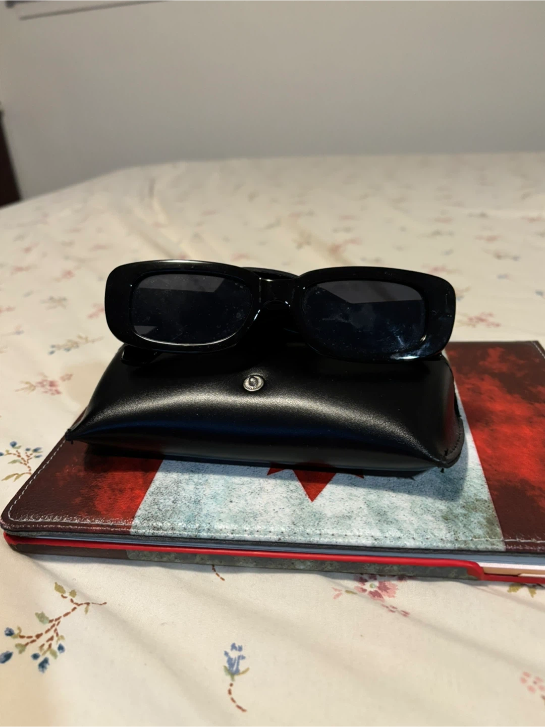 Black Retro Sunglasses with Case - photo 3