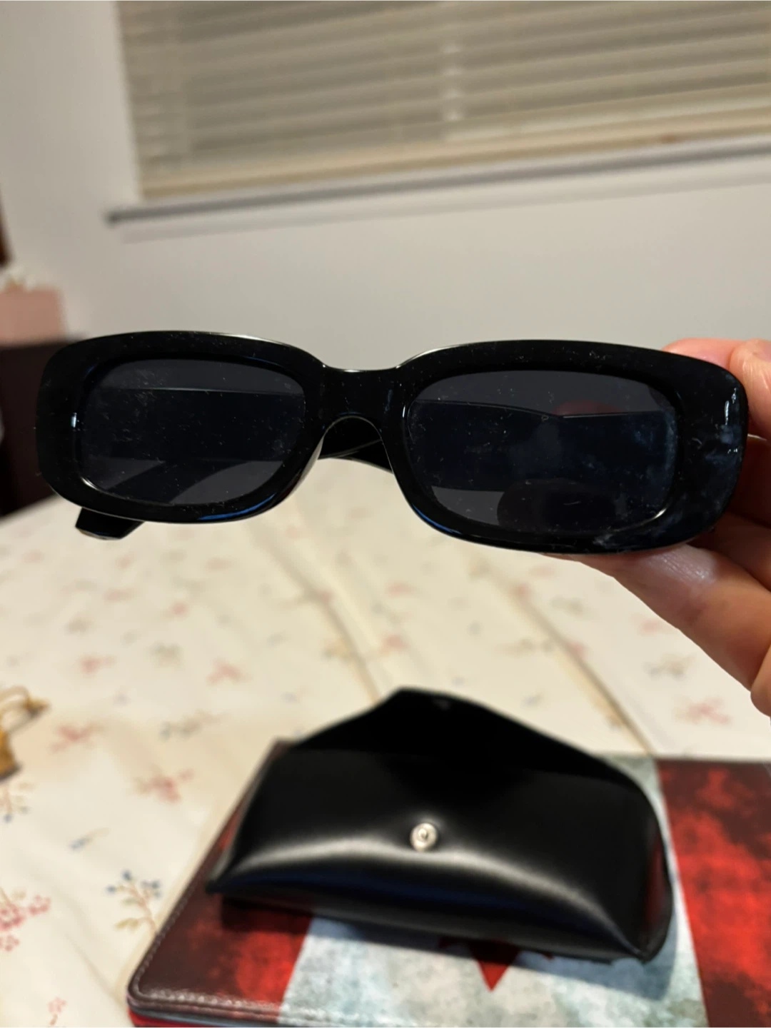 Black Retro Sunglasses with Case - photo 2