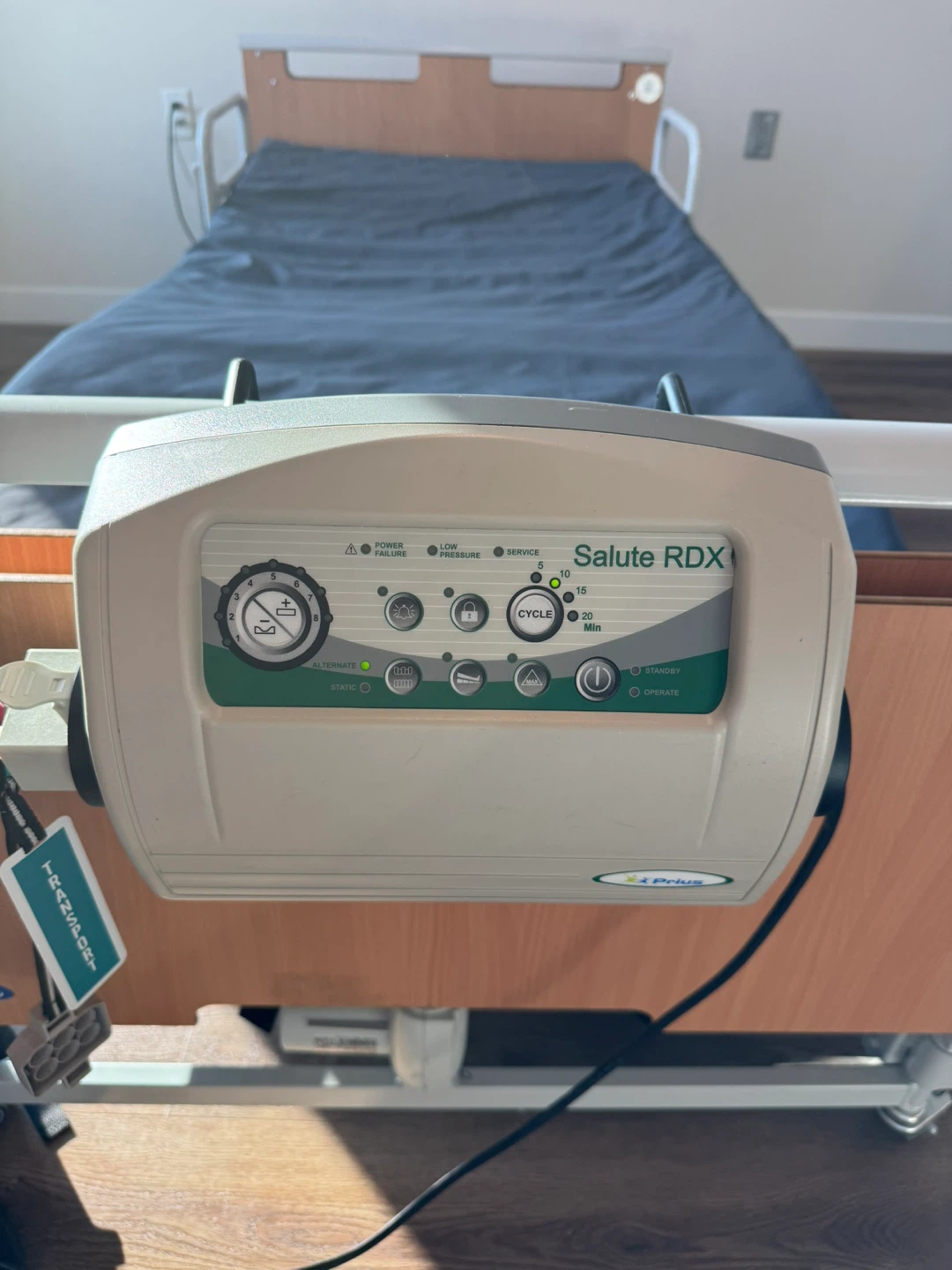 INVACARE ETUDE HOSPITAL BED WITH AIR MATTRESS - photo 3