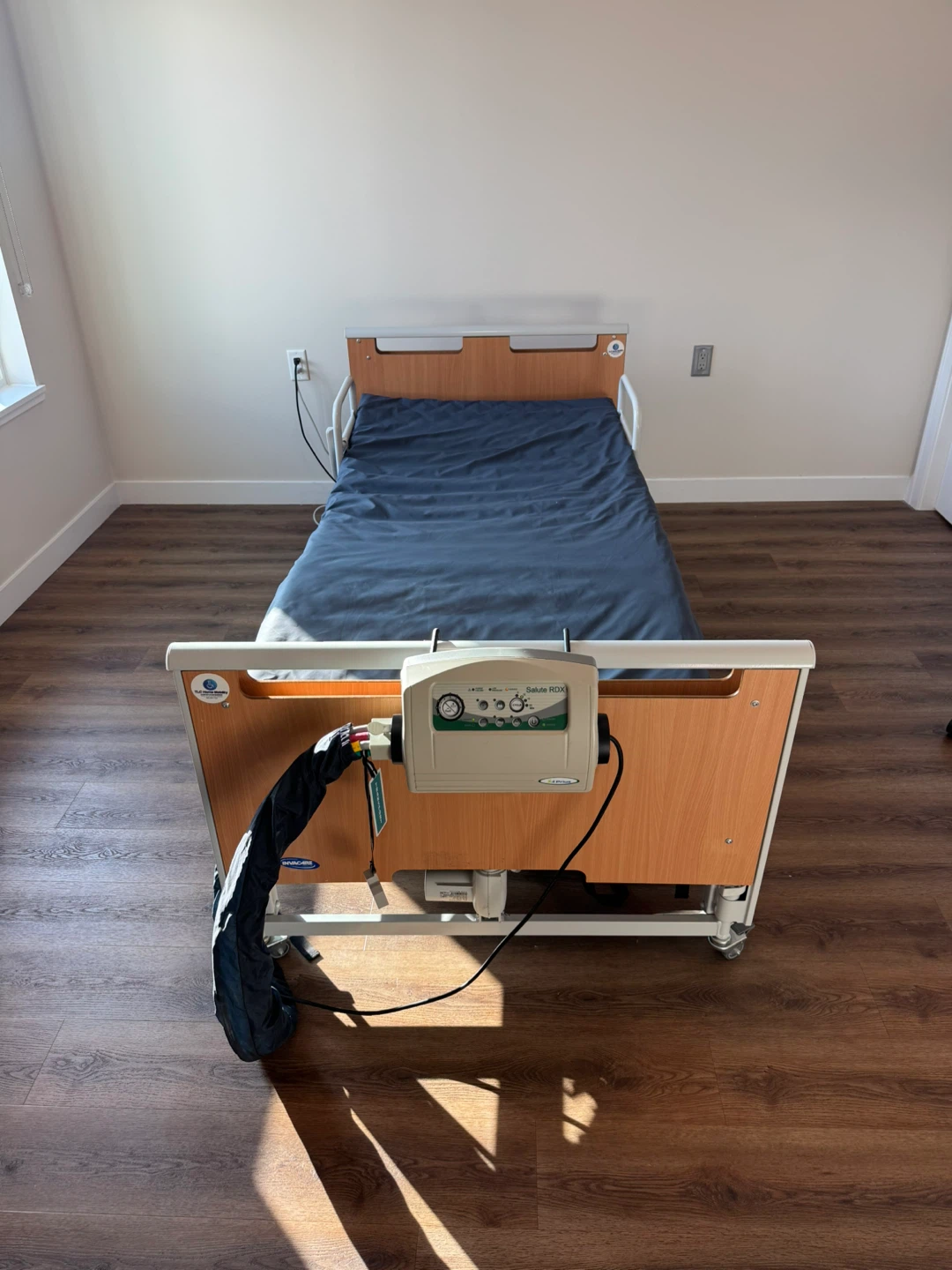 INVACARE ETUDE HOSPITAL BED WITH AIR MATTRESS - photo 2