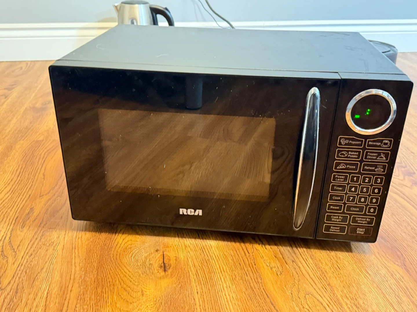 RCA Microwave Oven - Black