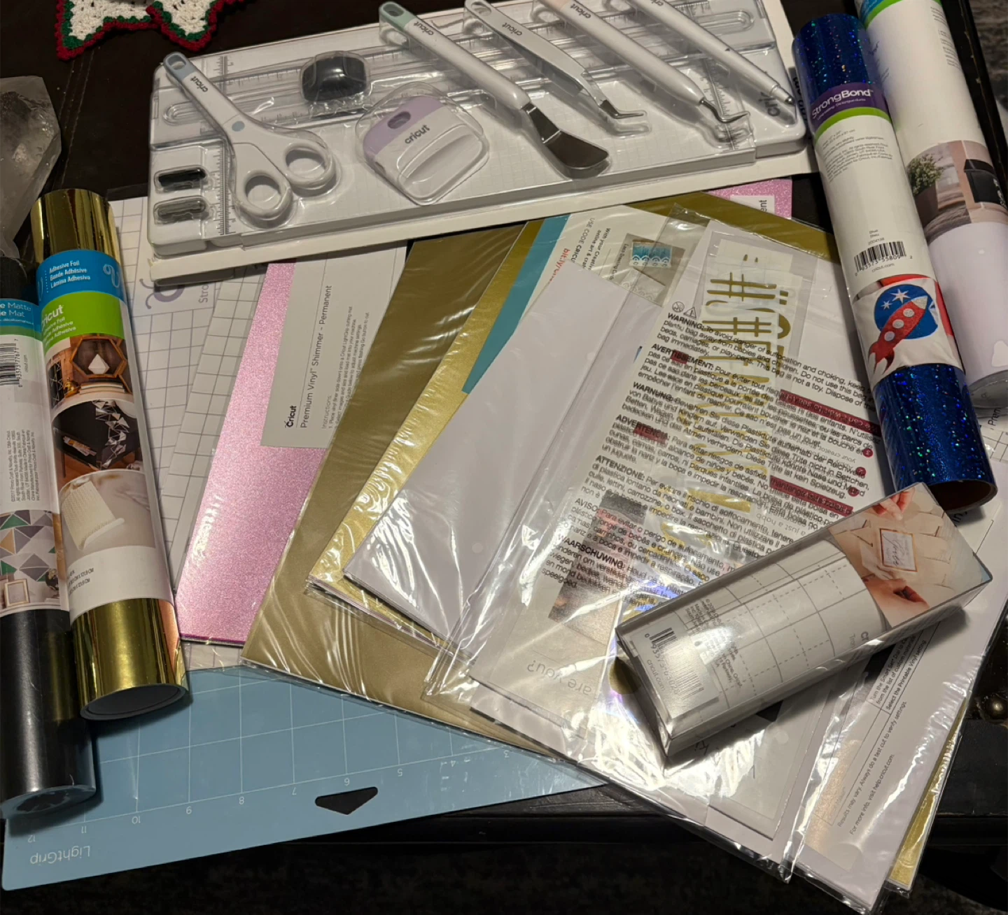 Cricut Explore Air 2 and lots of accessories/supplies