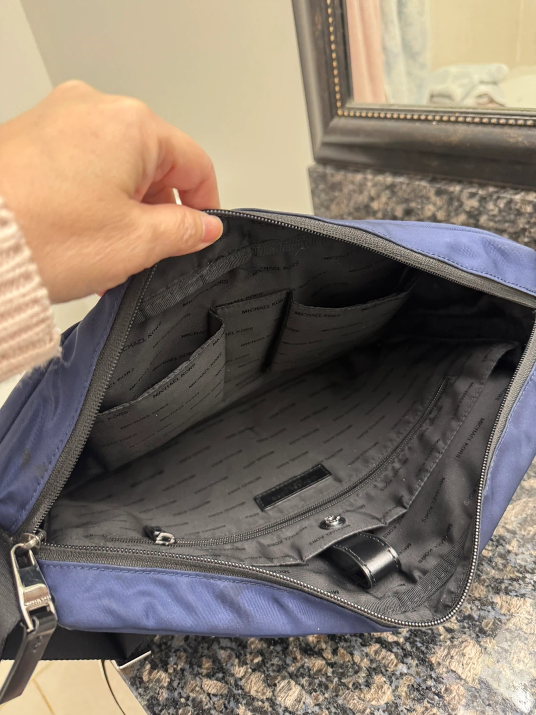 Michael Kors Blue Messenger Bag - photo 5