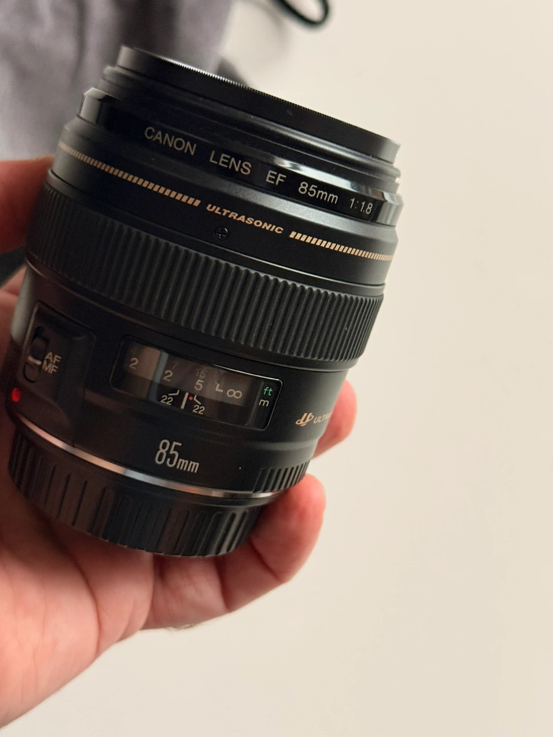 Canon EF 85mm f/1.8 USM Lens - photo 2