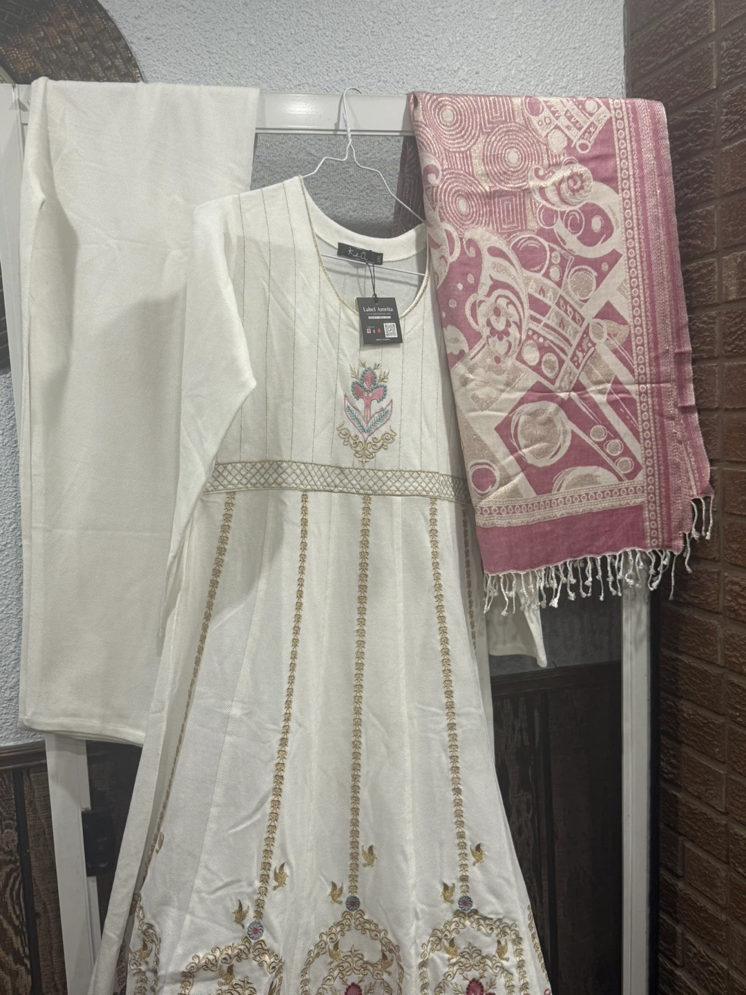 Label Amrita White Dress with Shawl - photo 2