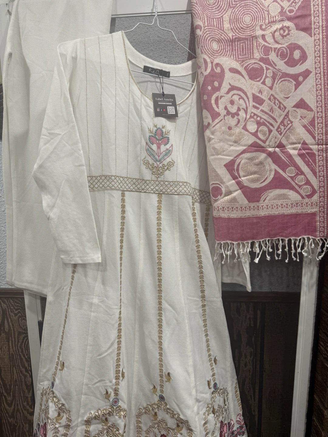 Label Amrita White Dress with Shawl - photo 4