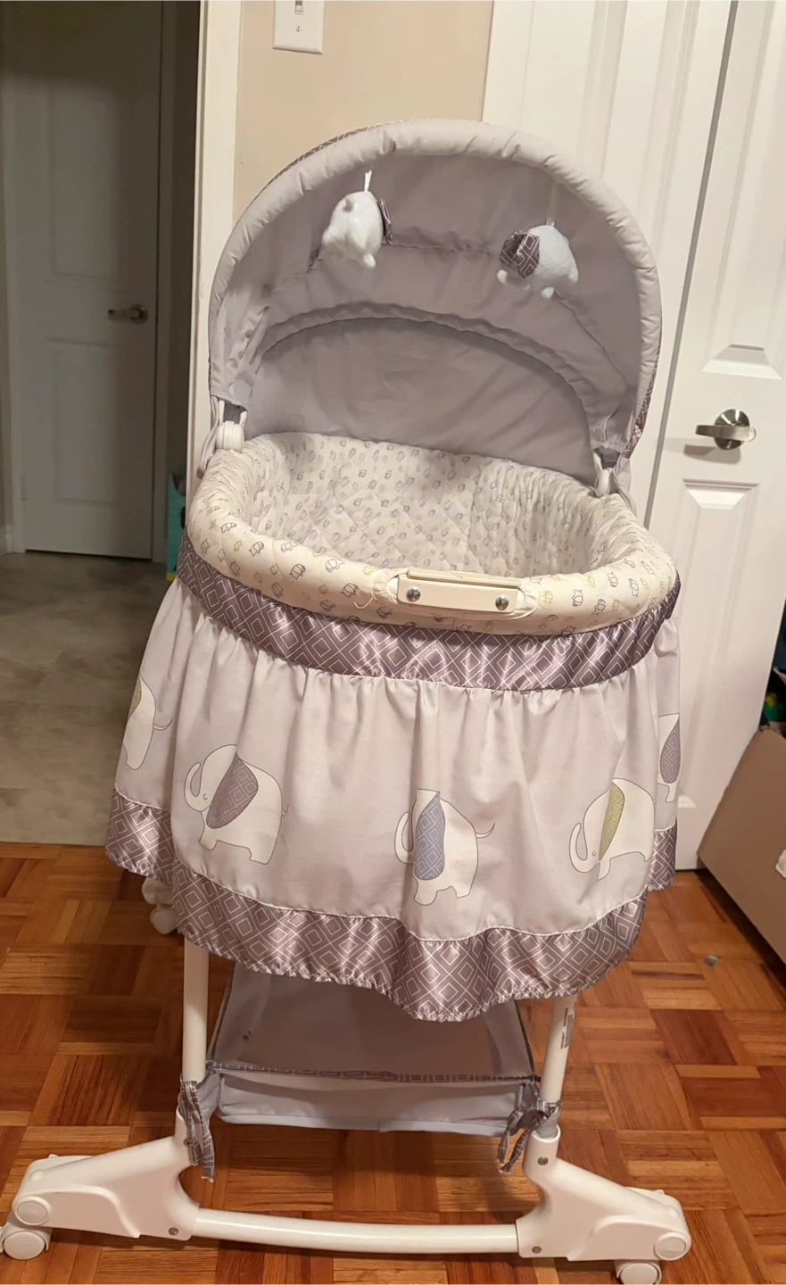Bassinet with Elephant Design - photo 2