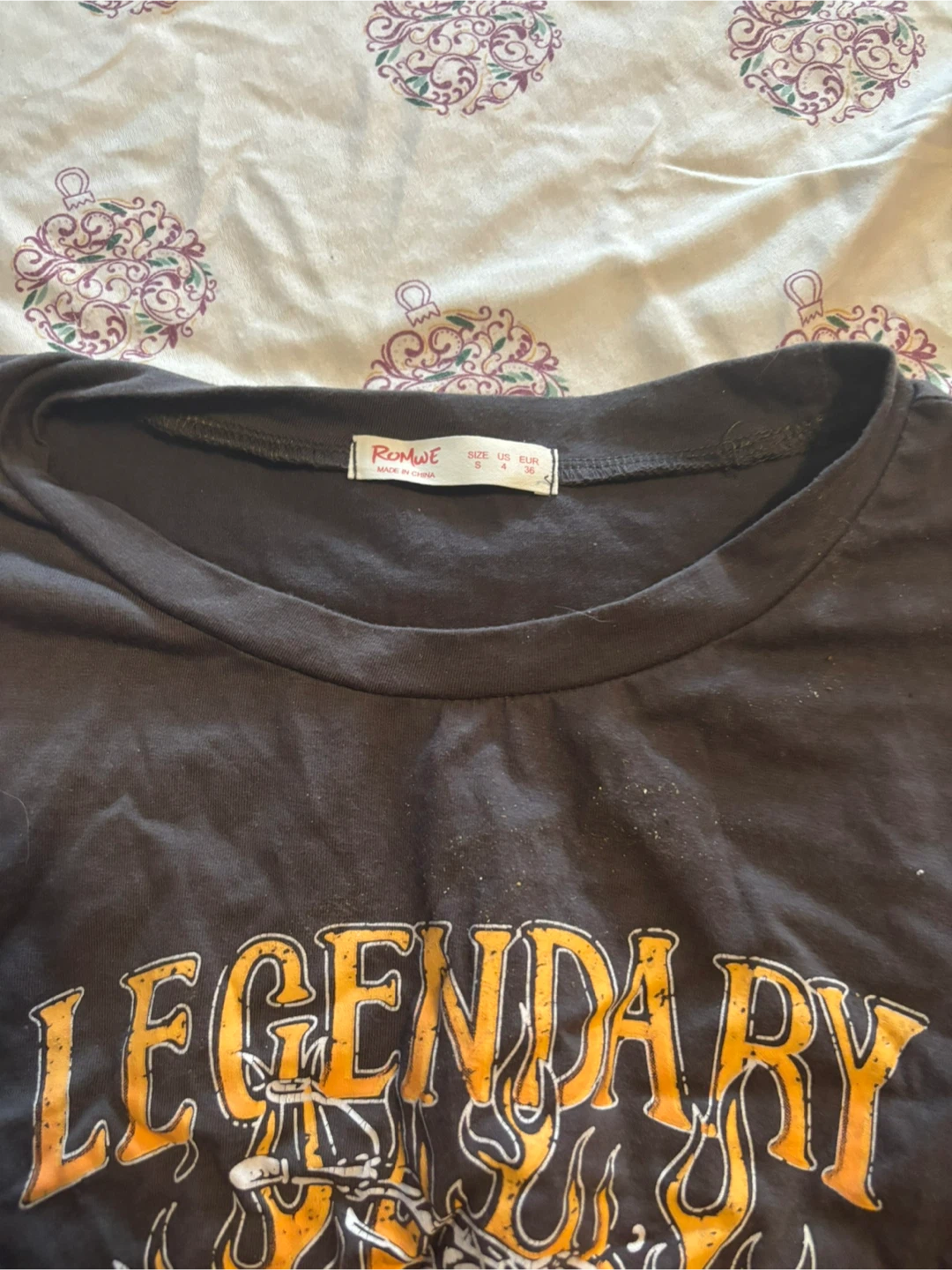 Romwe Black Legendary Graphic Crop Top - Size S - photo 2