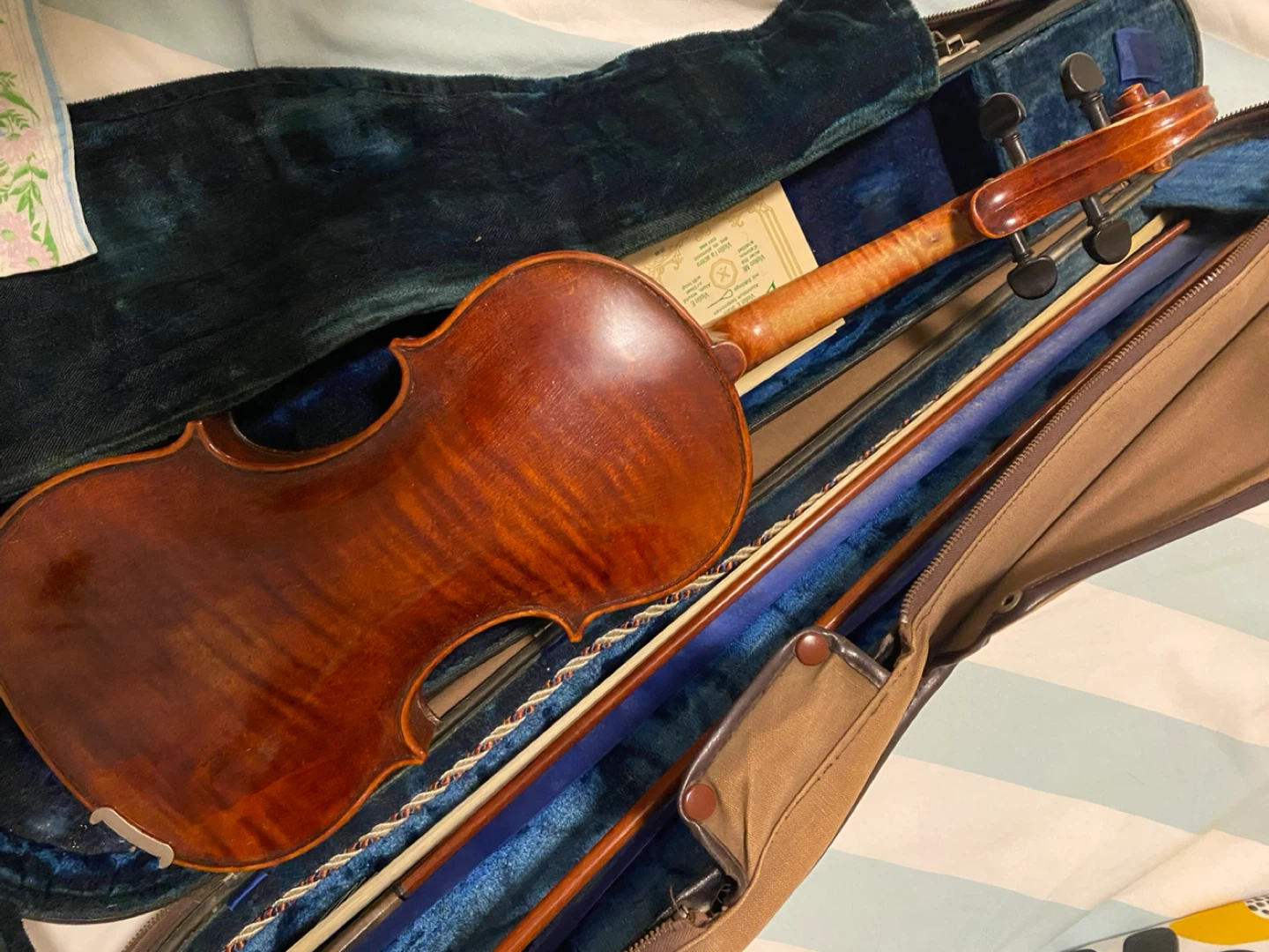 Karl Hofner Vintage Violin with Case & rare T Sugito Bow - photo 3