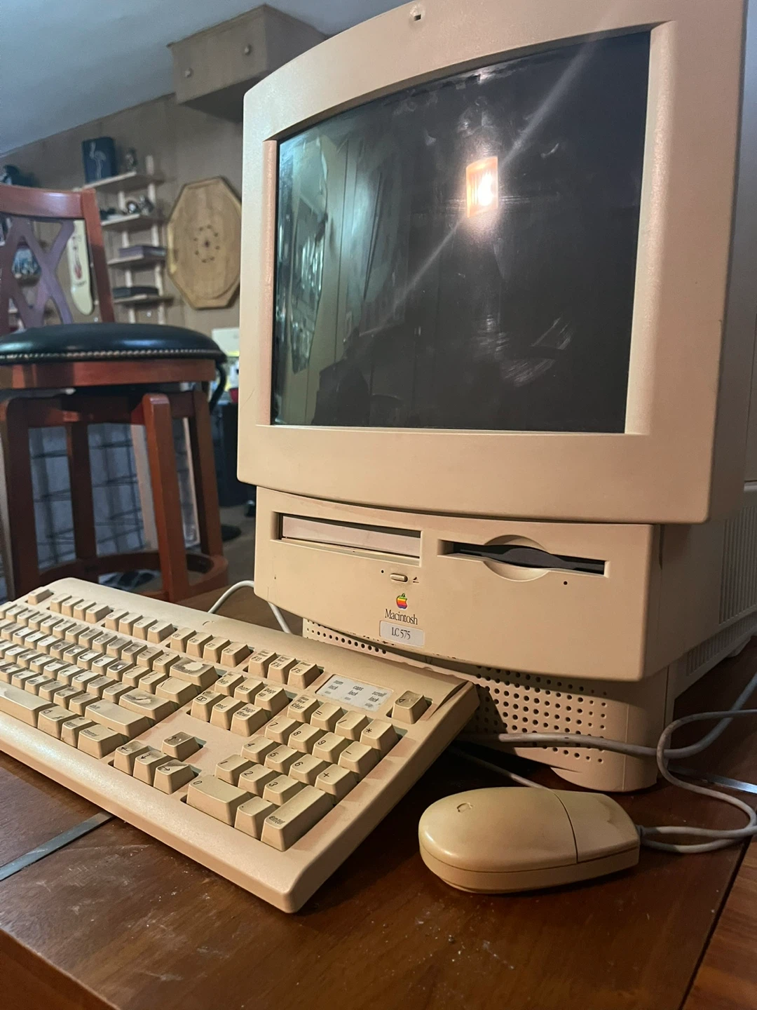 Vintage Macintosh LC 575 Computer