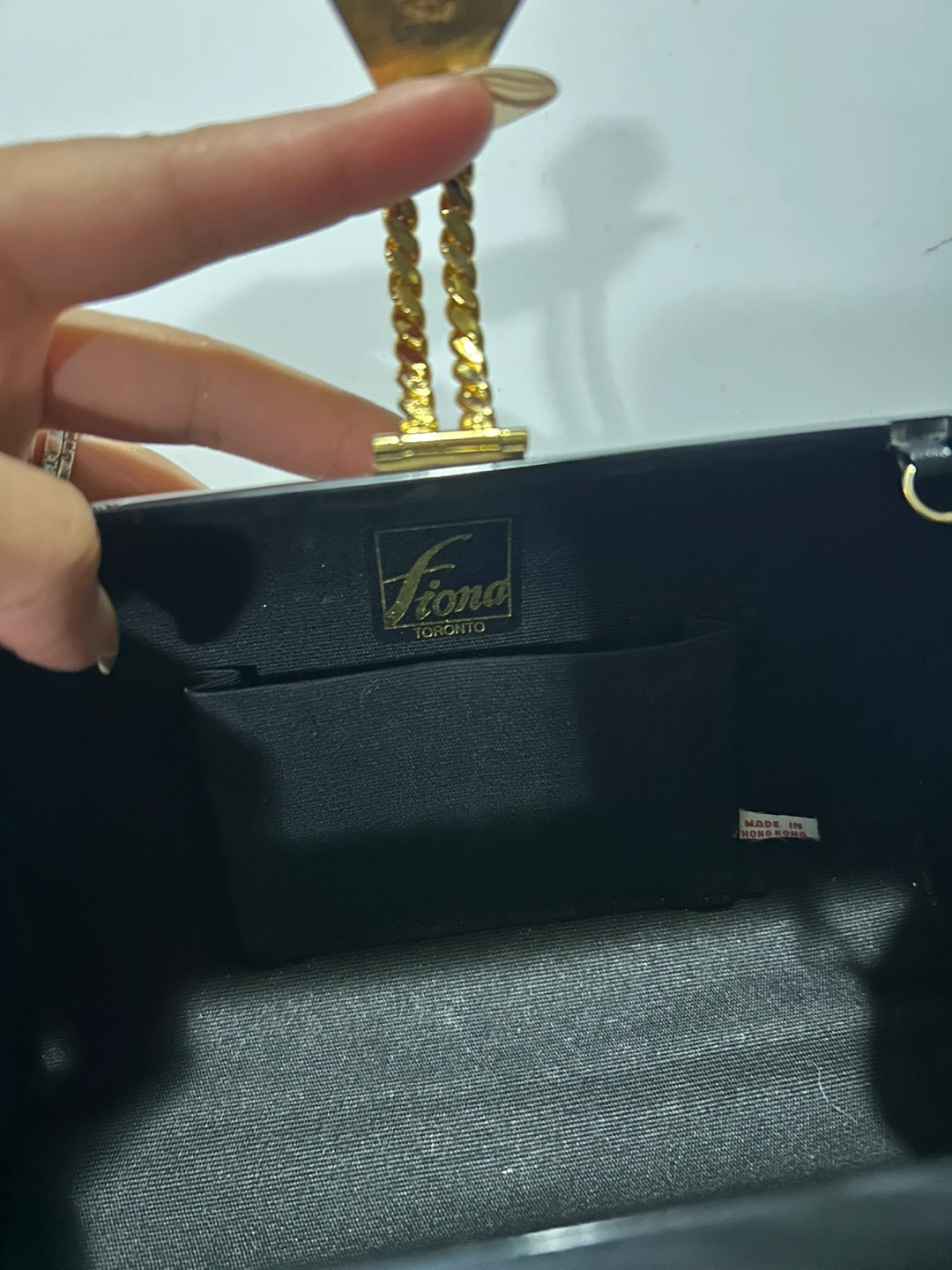 🏆 NEW Fiona Toronto Black Clutch with Gold Chain - photo 3