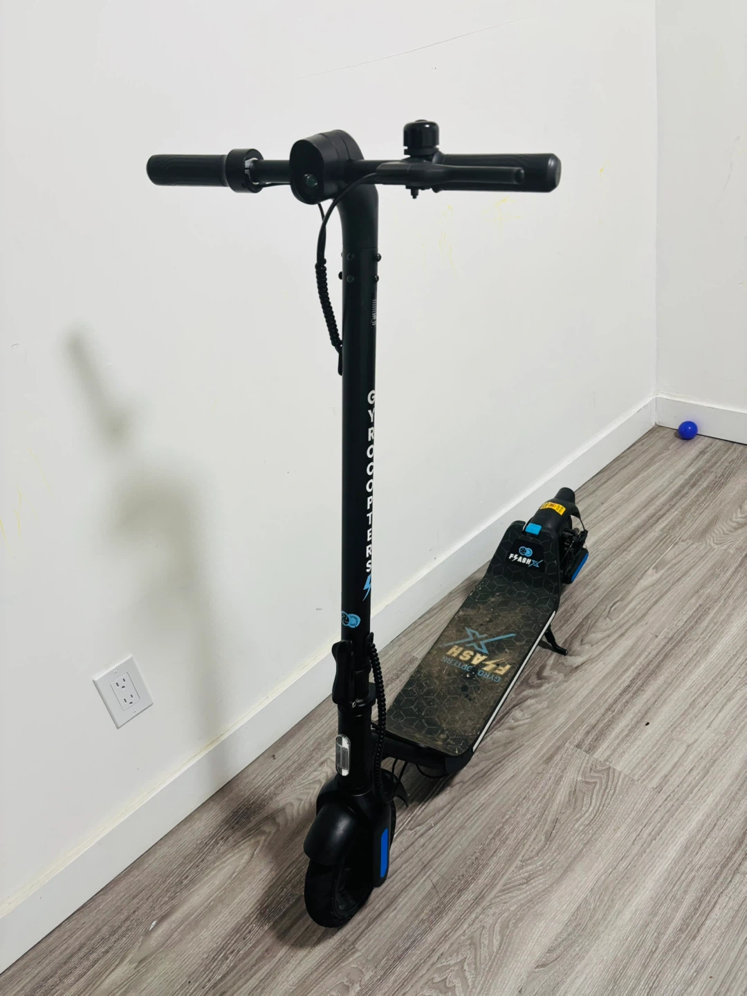 Gyroor Flash Electric Scooter - photo 3