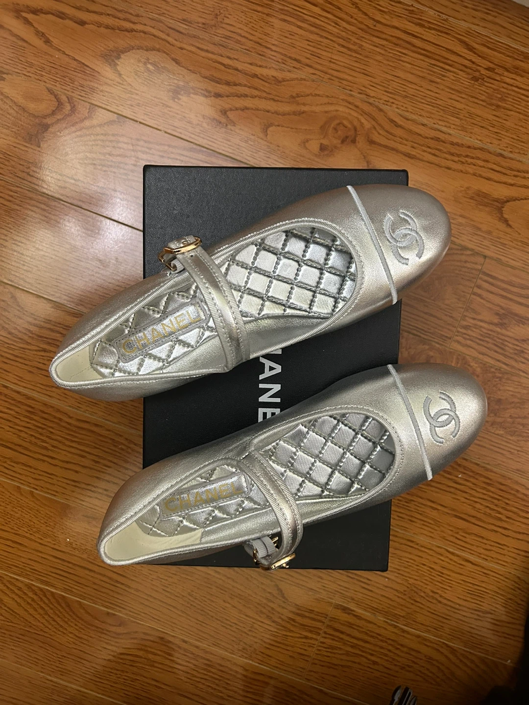 Chanel Silver Ballet Flats Size 40