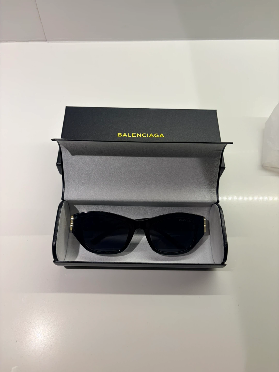 Balenciaga Black Sunglasses with Case - photo 4