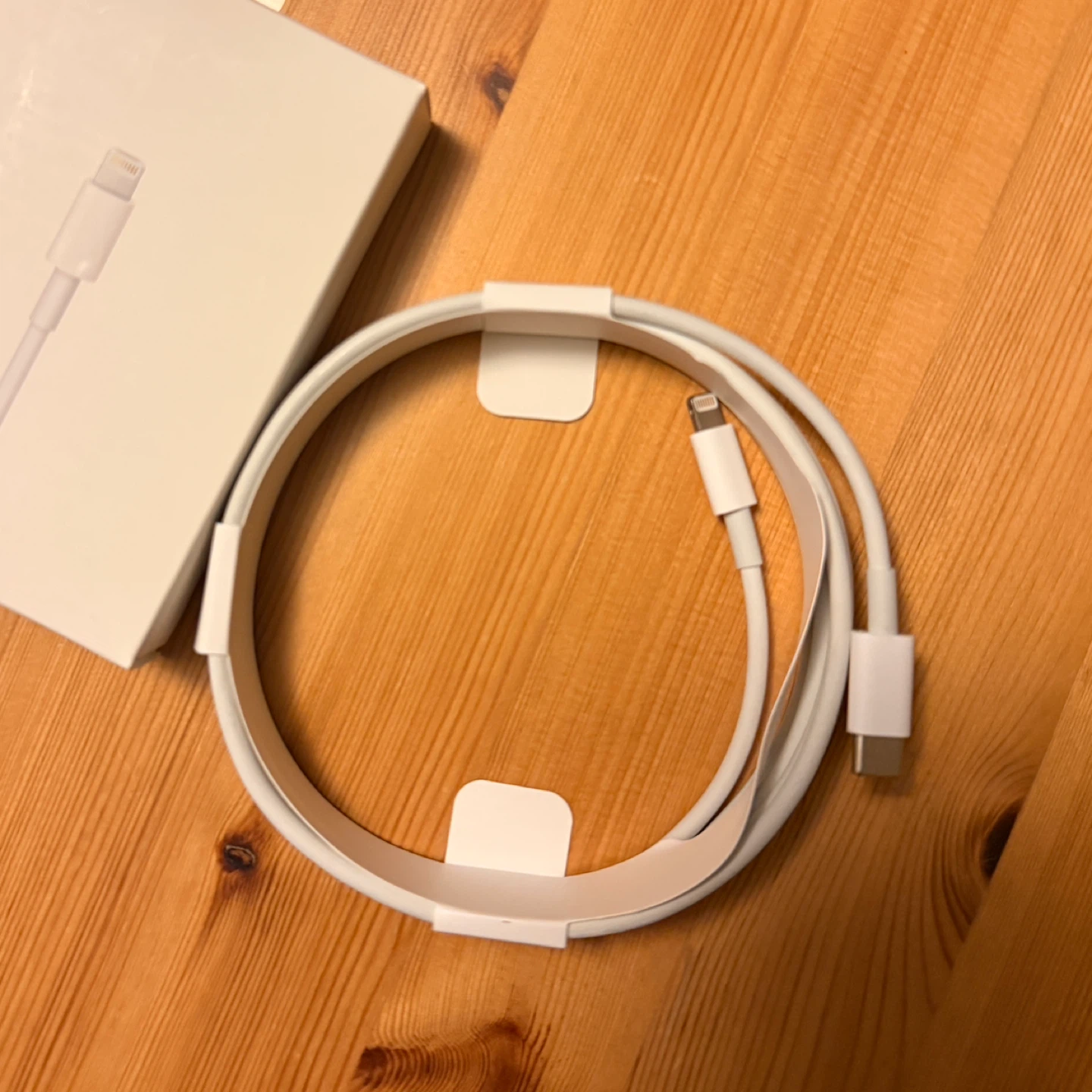 New Apple USB-C to Lightning Cable (2m) - photo 2
