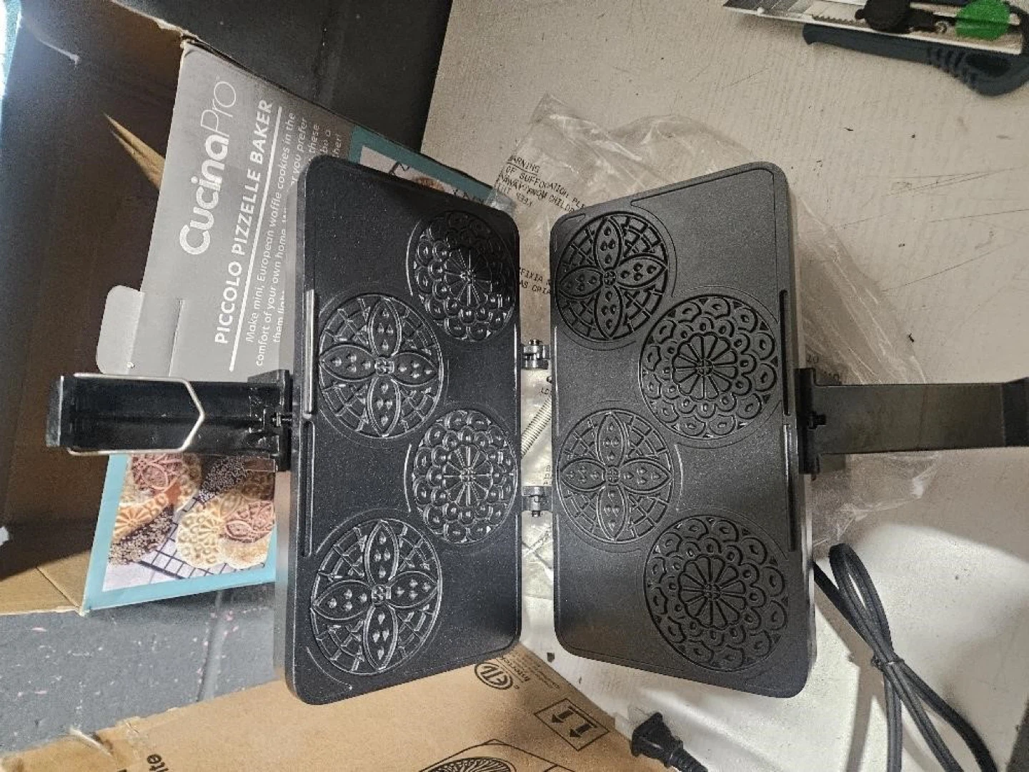 Mini Pizzelle Waffle Iron 4 Cookies at Once - photo 3
