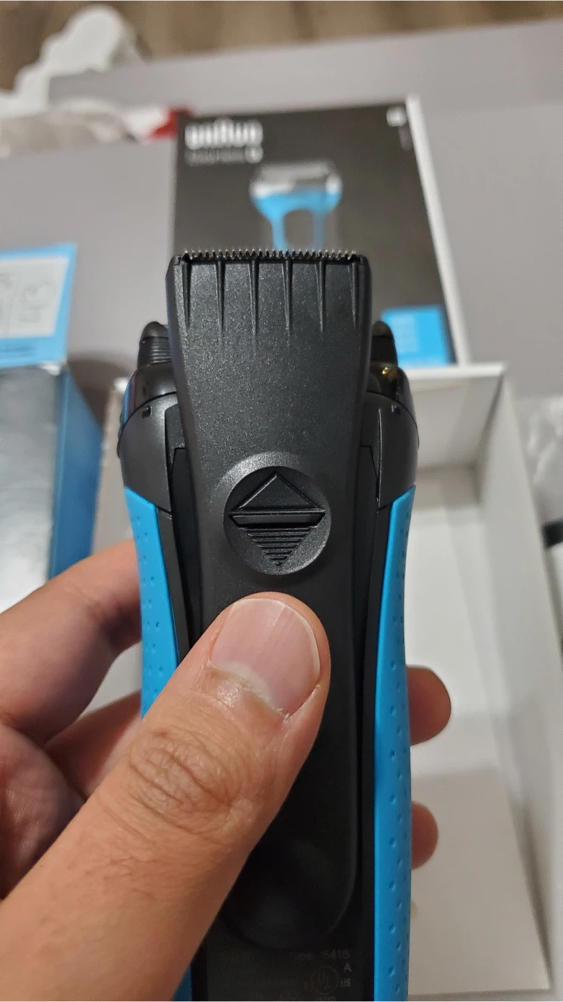 Braun Series 3 ProSkin 3040s Wet&Dry Shaver Kit - photo 5