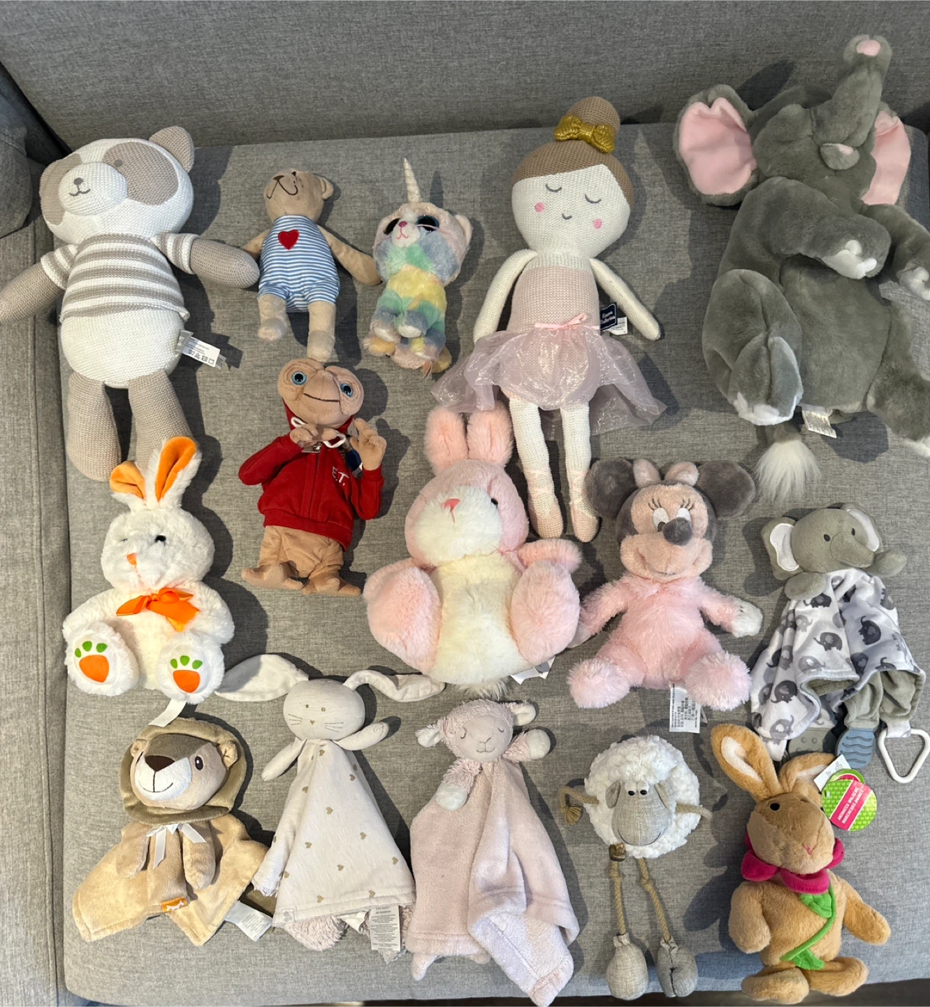 Plush toys/stuffies/binkies