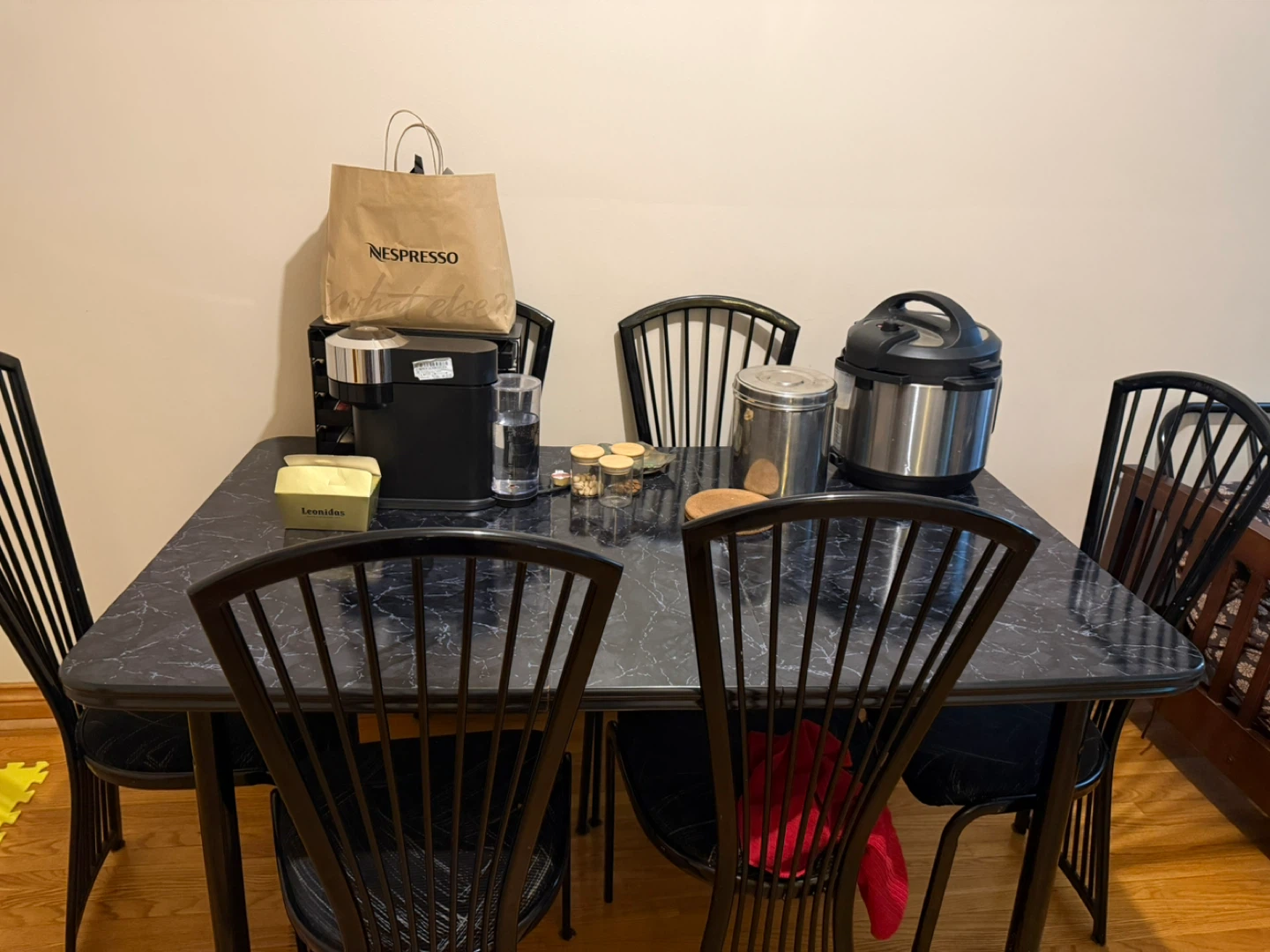 Dining table set