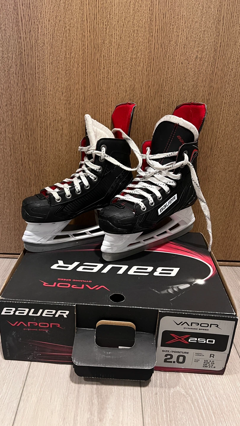 Helmet and Bauer Vapor X250 Youth Ice Skates - Size US 3.0 - photo 2