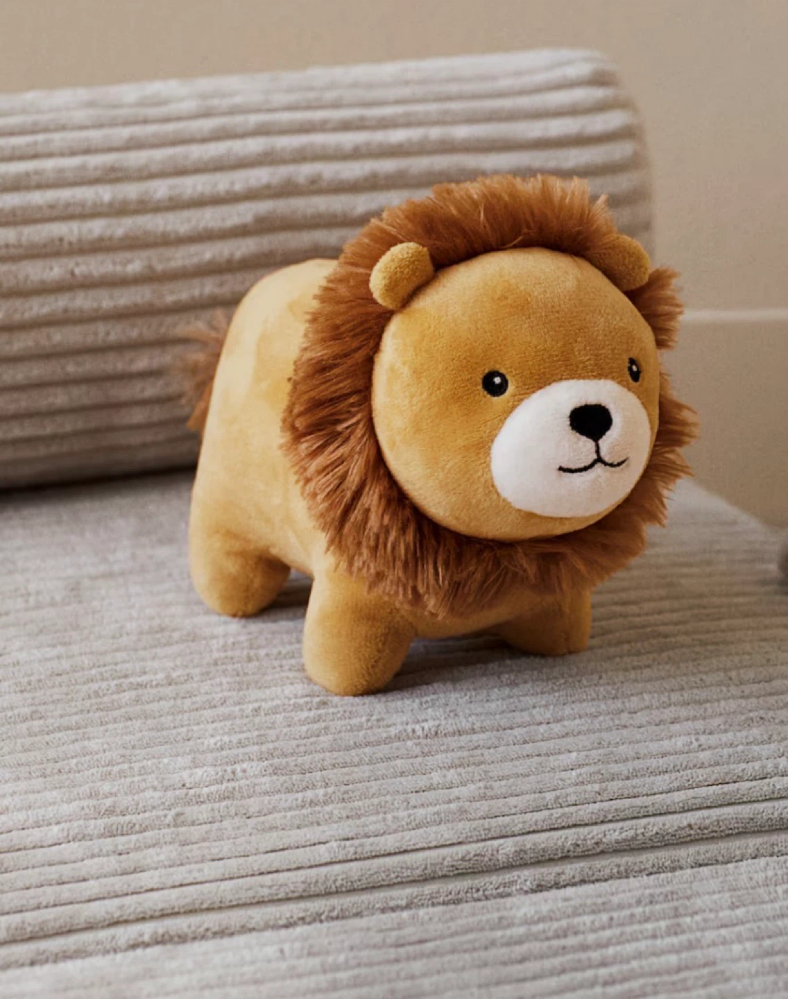 Lion & Giraffe Plush Toys - photo 5