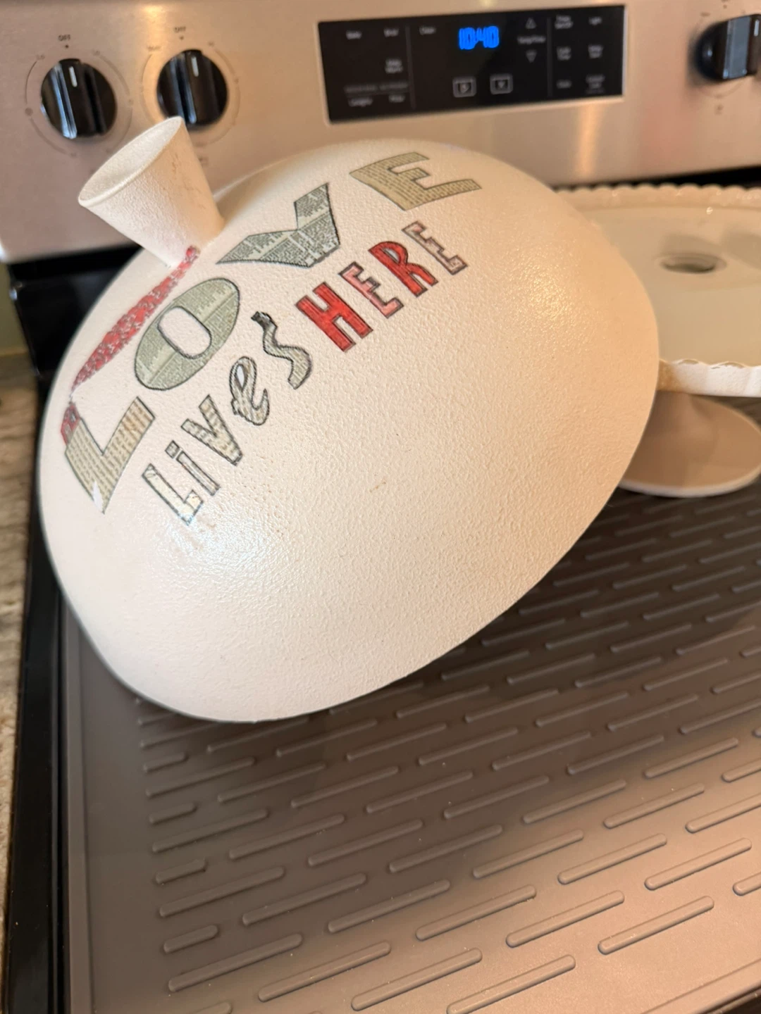 Hand made Cake Stand with Lid - 'Love Lives Here' - photo 5