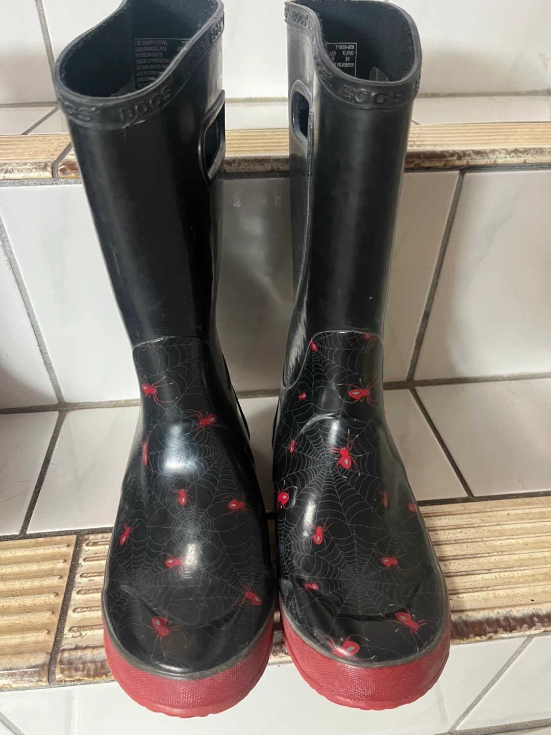 Bogs Youth Size 5 Rain Boots