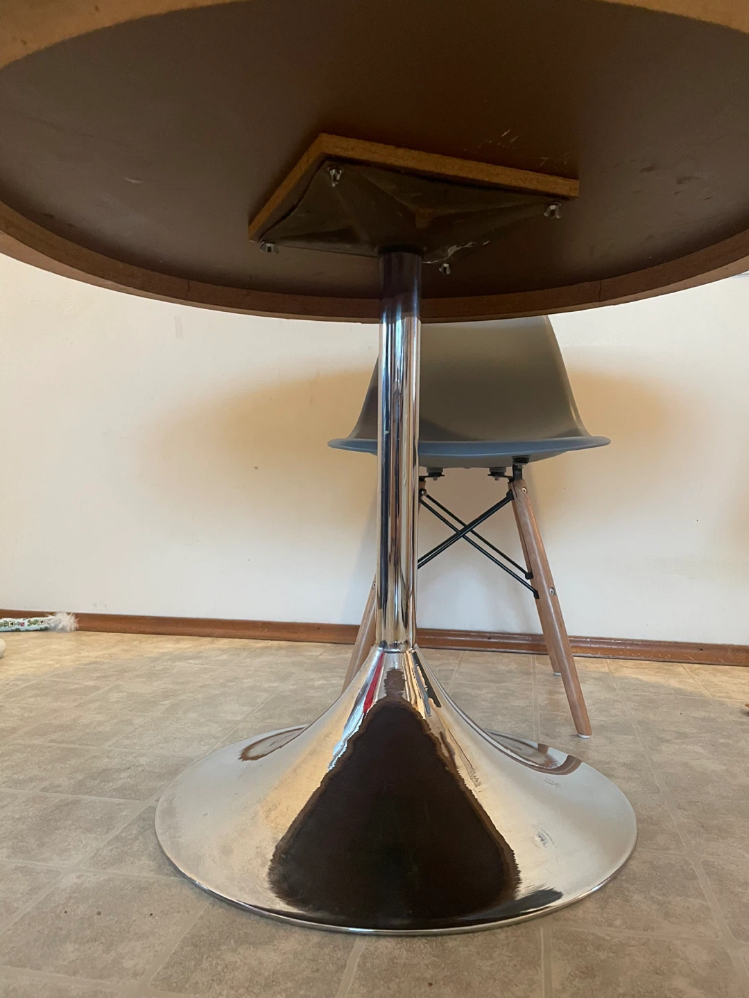 Round Wooden Dining Table with 4 Gray Chairs - photo 4