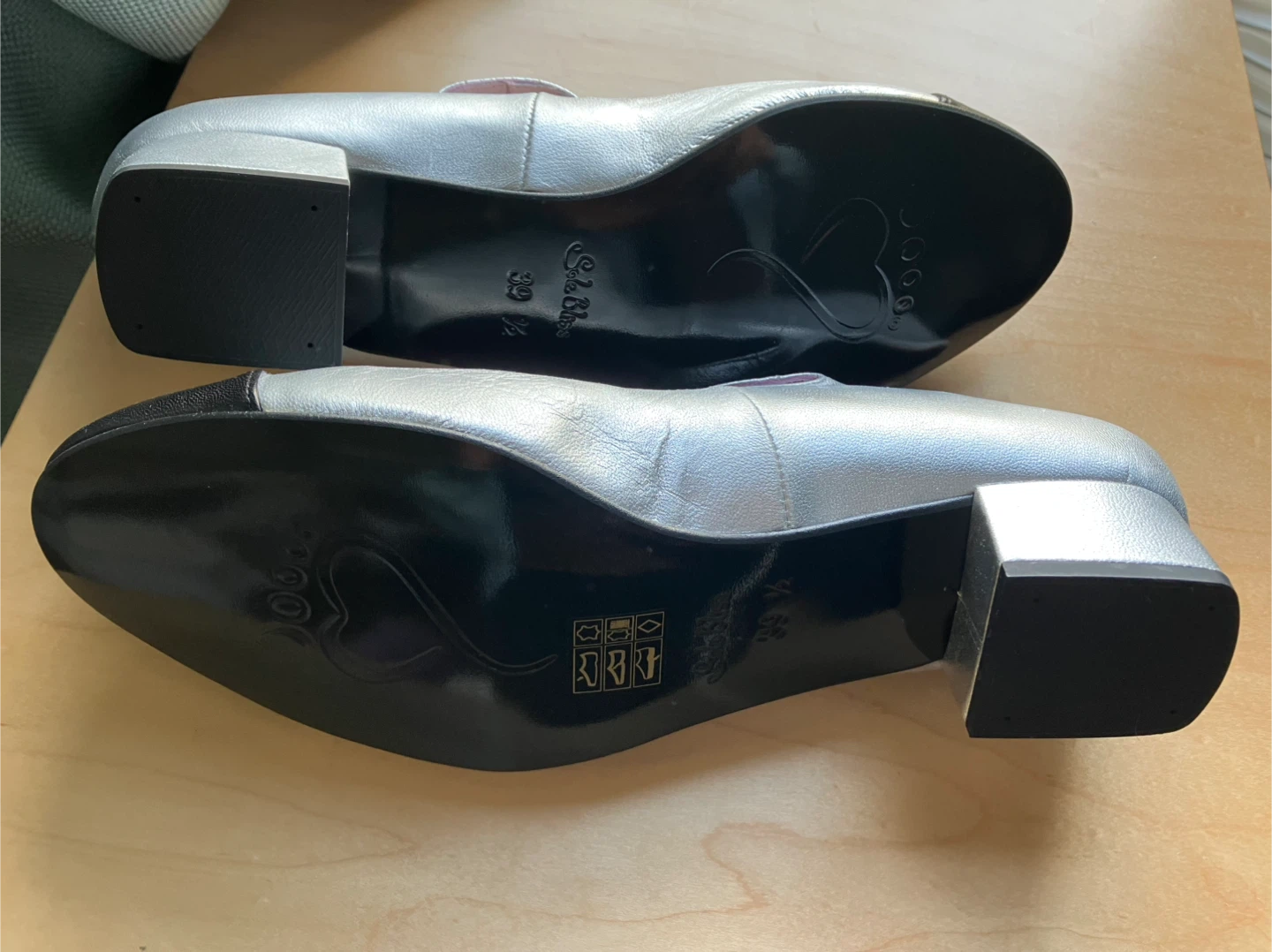 Sole Bliss Silver & Black Leather Block Heel Shoes - Size 8.5 - photo 2