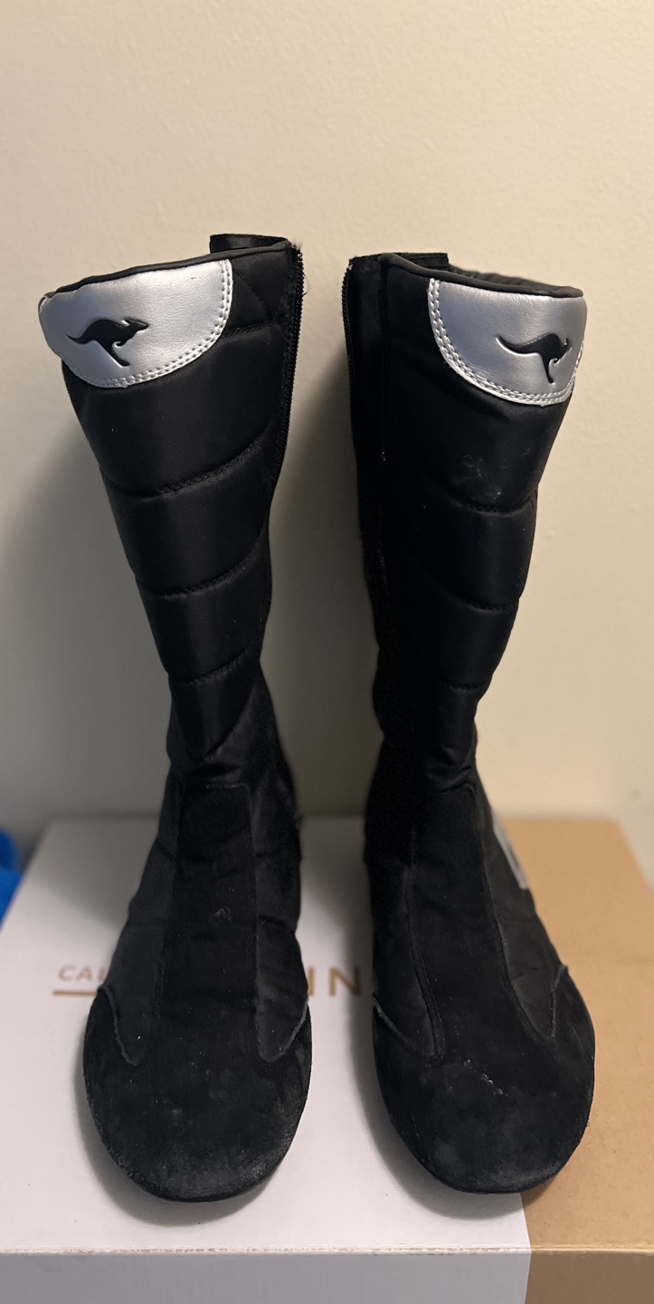Roos Black Winter Boots-Size 7