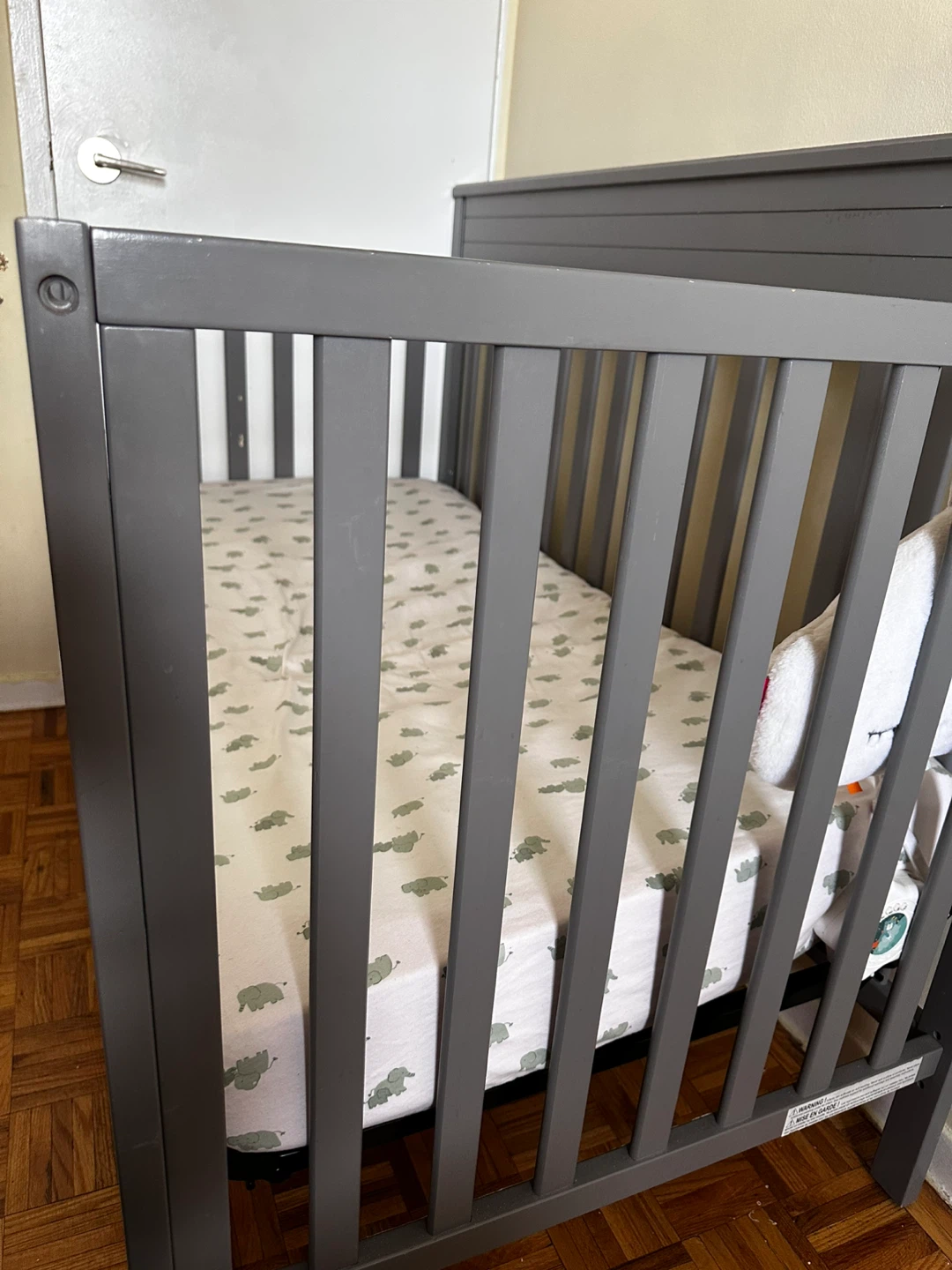 MOVE OUT SALE ⚠️MUST GO! Grey Baby Crib - photo 2