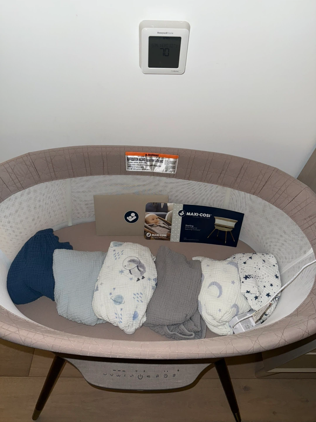 Maxi-Cosi Starling Smart Bassinet with CryAssist