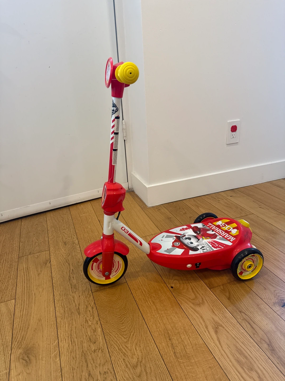Electric Paw Patrol Marshall 3-Wheel Scooter