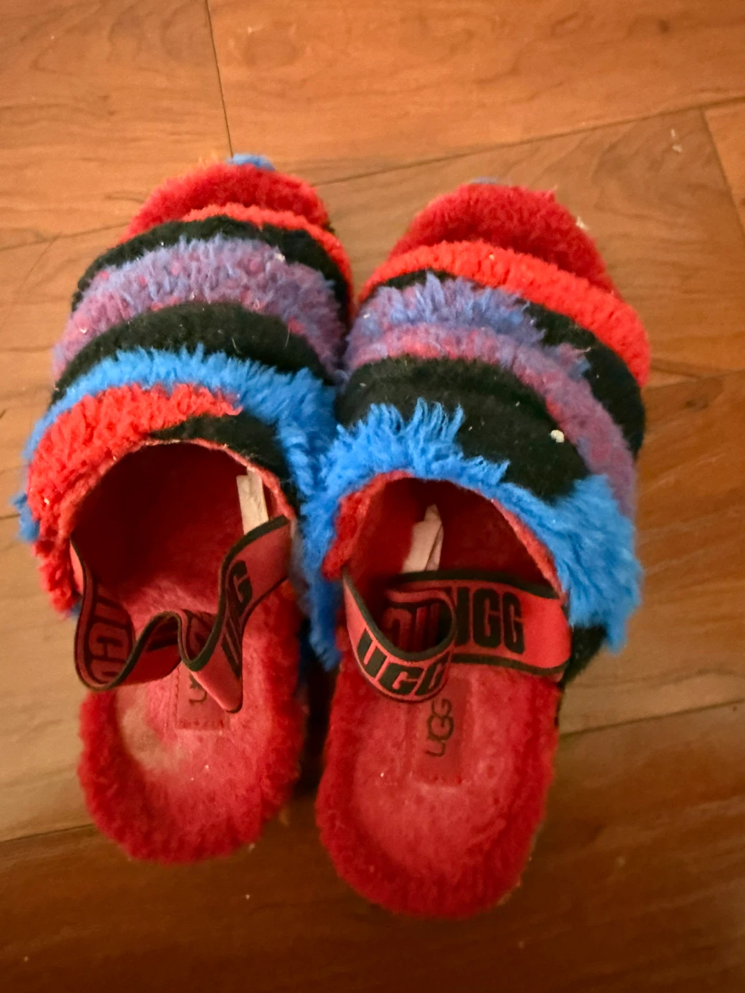 UGG Fluff Yeah Pride Slides - Size 7