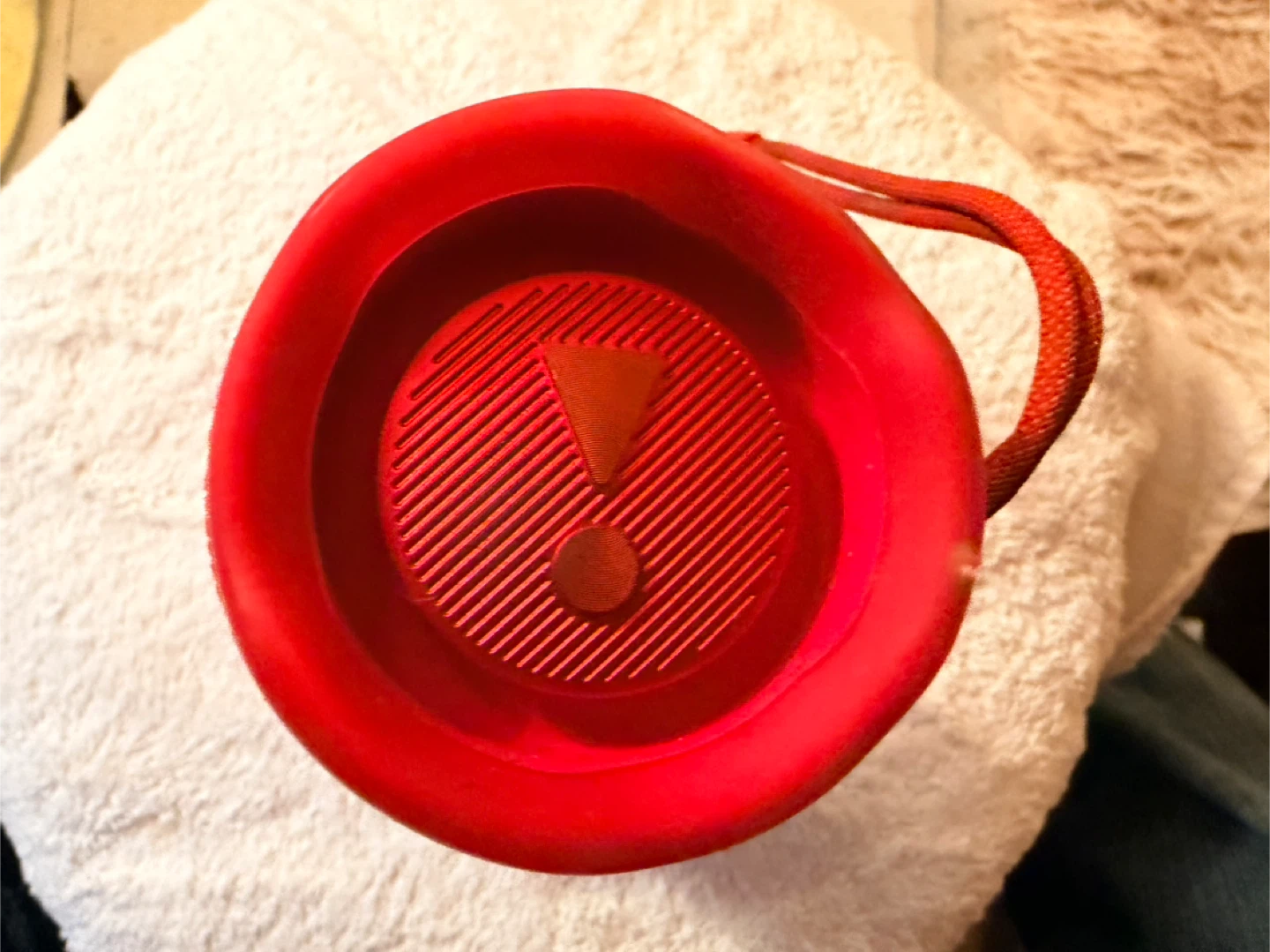 JBL Flip 6 Red Portable Bluetooth Speaker - photo 2