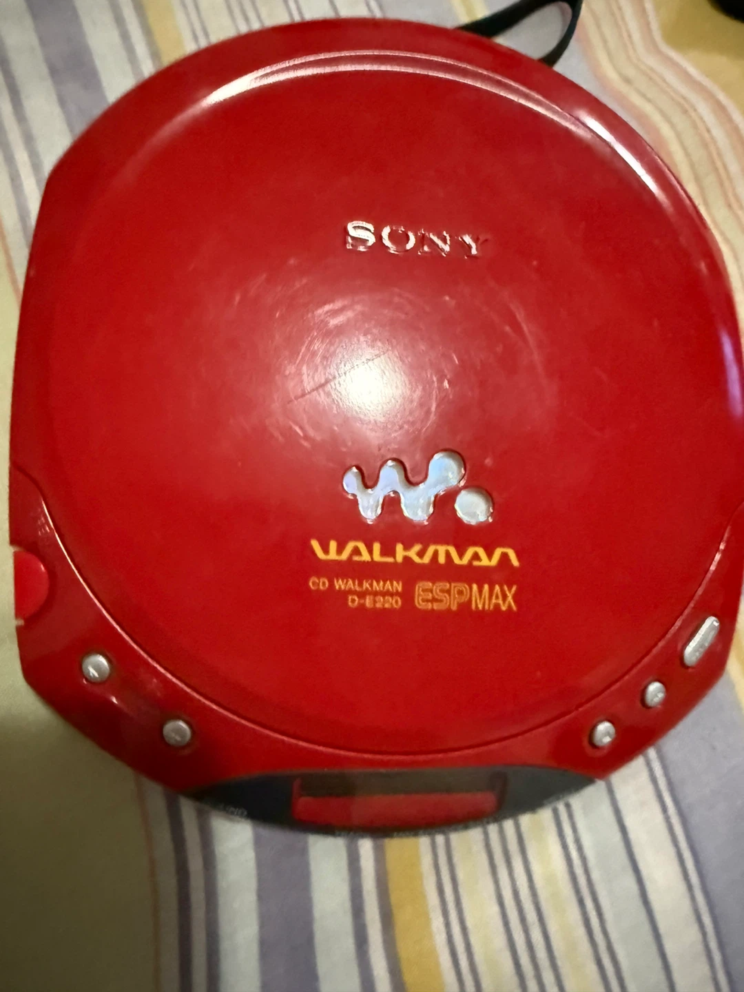 Sony Walkman CD Player D-E220 ESPMAX - Red