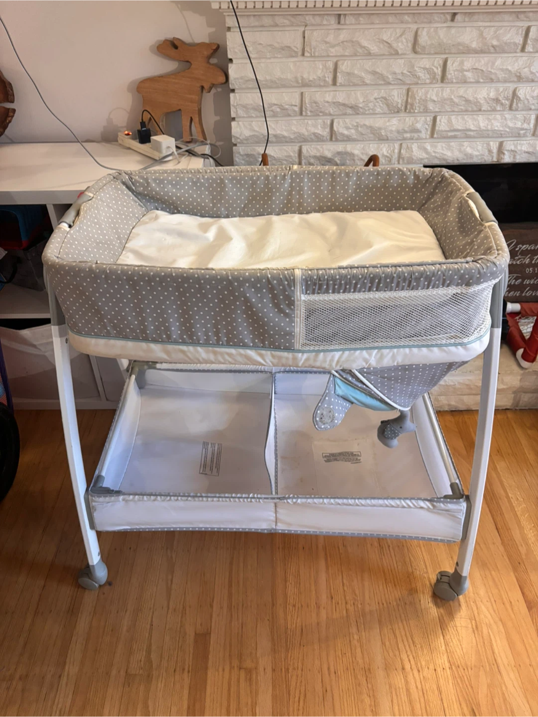 Infant Bassinet/Change table - photo 2