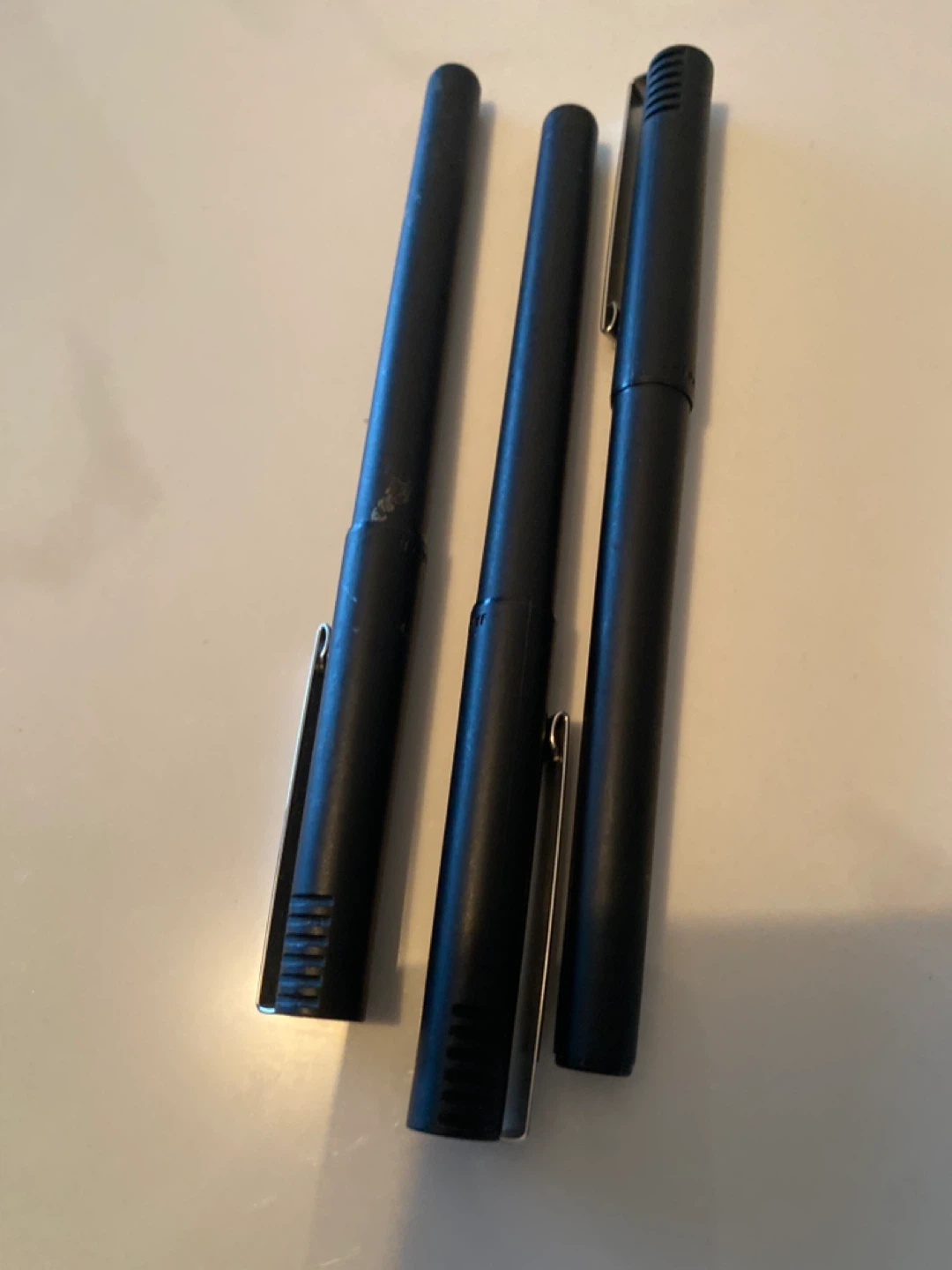 🧡 various pens blue red black