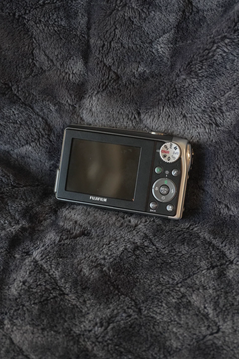 Fujifilm Finepix F40fd | LIKE NEW CONDITION! - photo 2