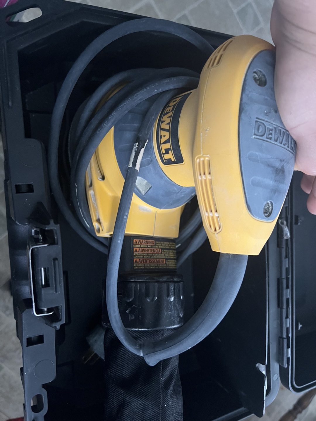 DeWalt Sander in Carrying Case - photo 3