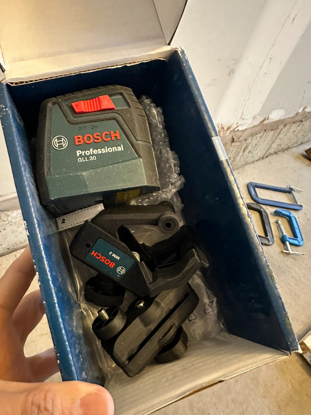 Bosch GLL 30 Self-Leveling Cross-Line Laser - photo 2